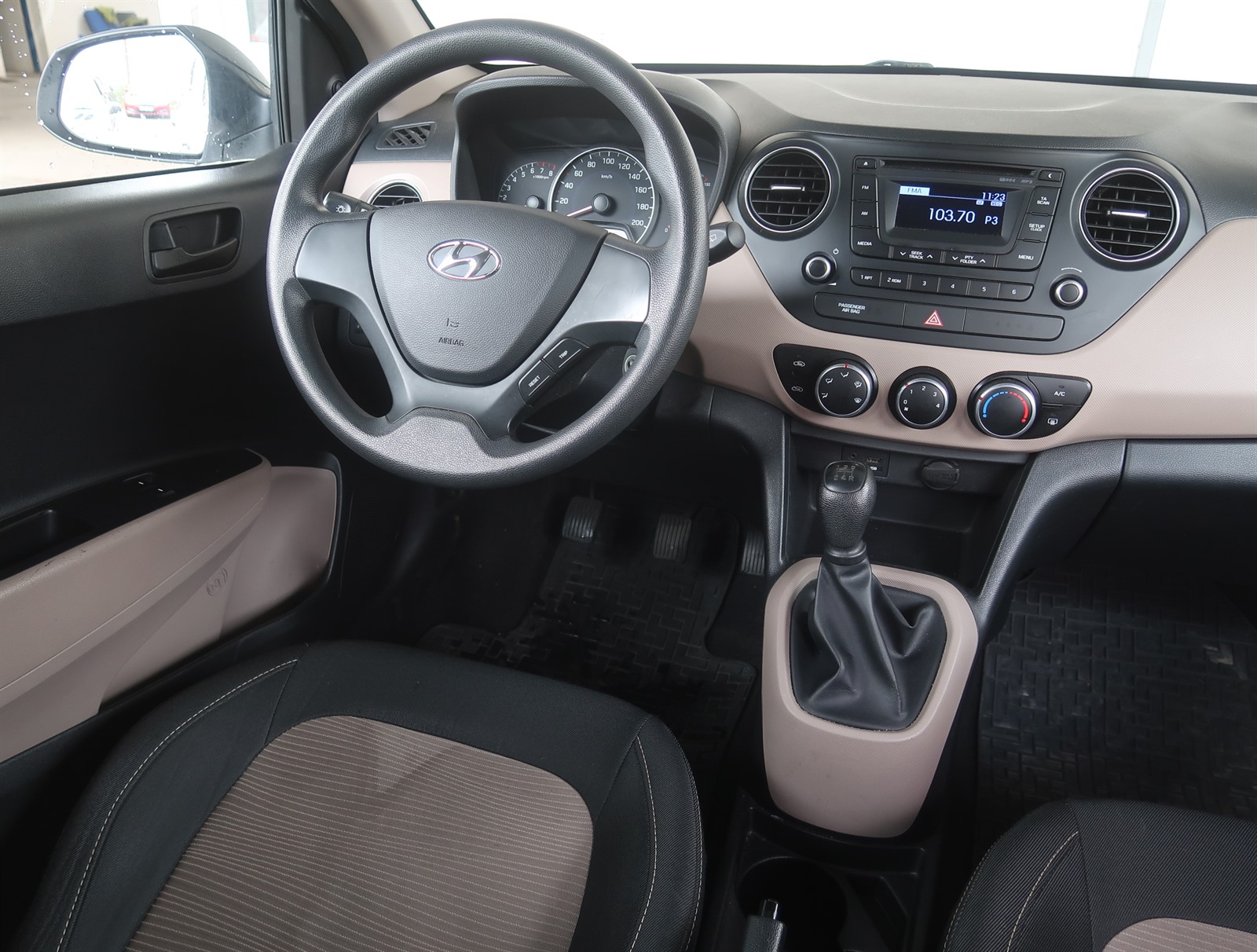Hyundai i10, 2016 - pohled č. 9