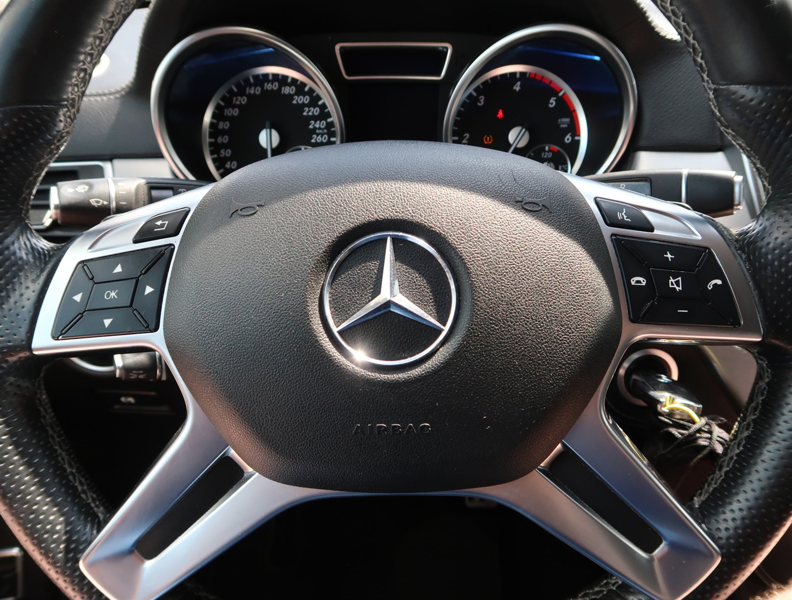 Mercedes-Benz ML, 2014 - pohled č. 22