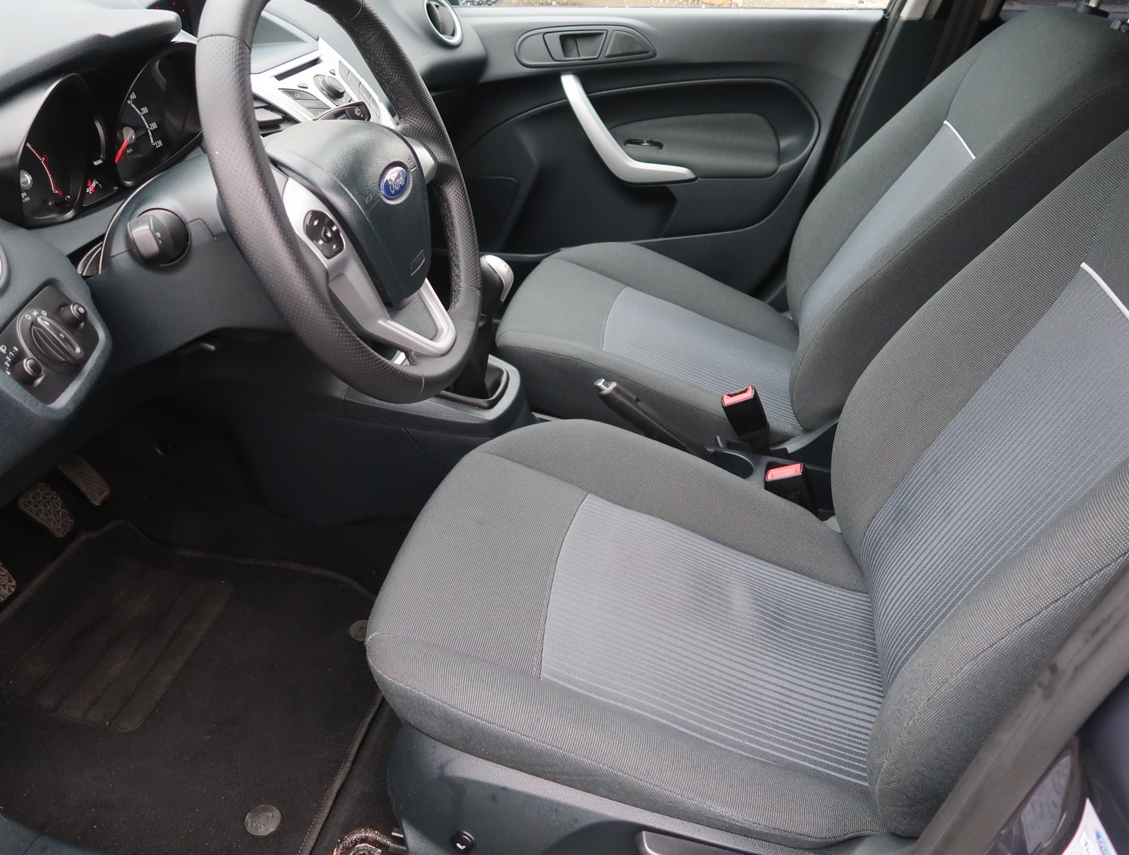 Ford Fiesta, 2012 - pohled č. 16