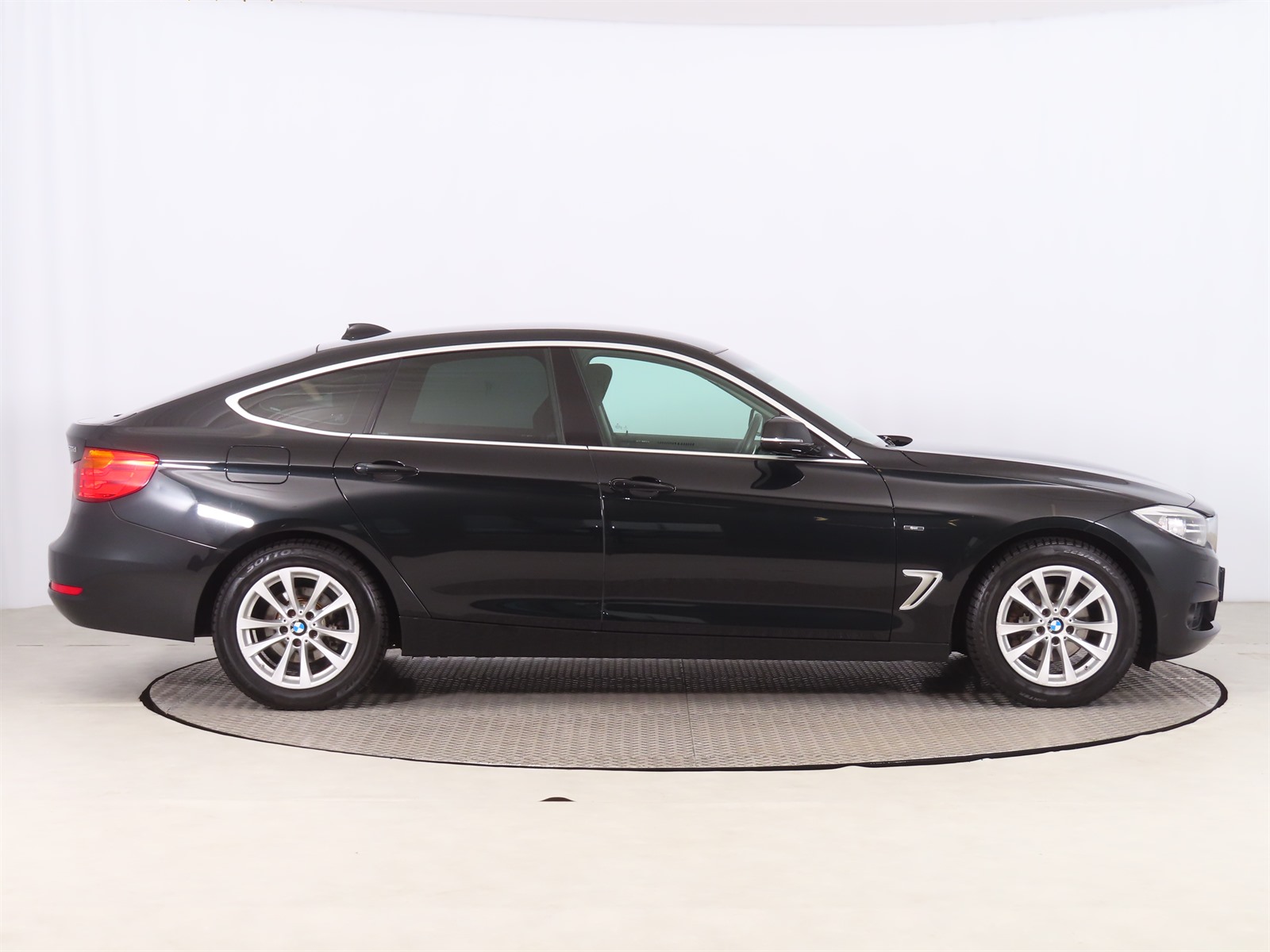 BMW 3GT, 2014 - pohled č. 8