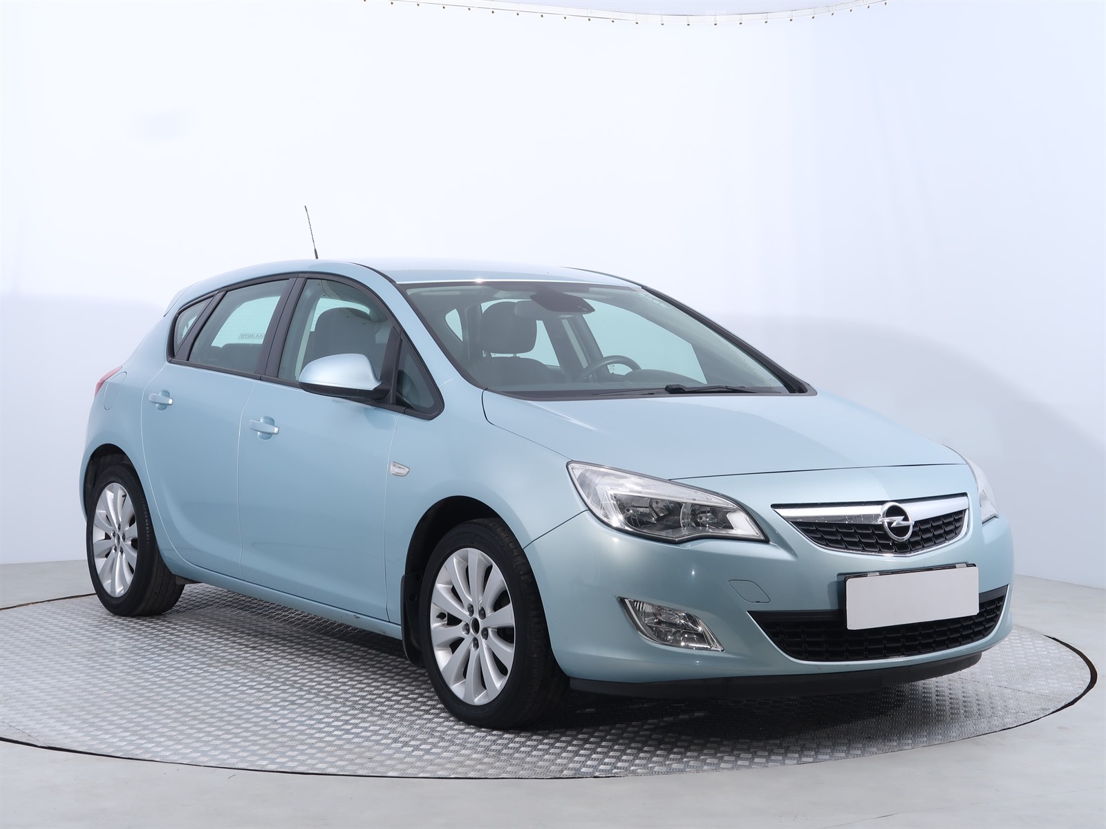 Opel Astra, 2011 - pohled č. 1