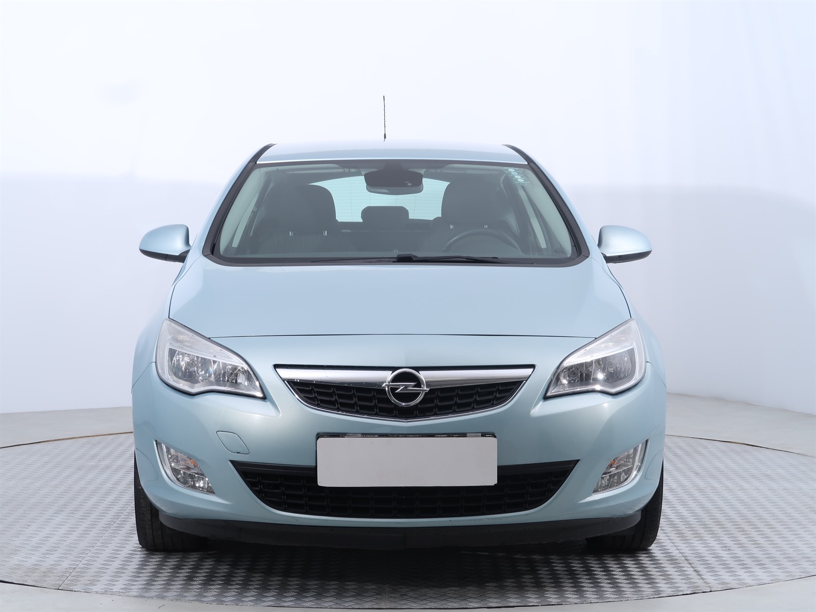 Opel Astra, 2011 - pohled č. 2