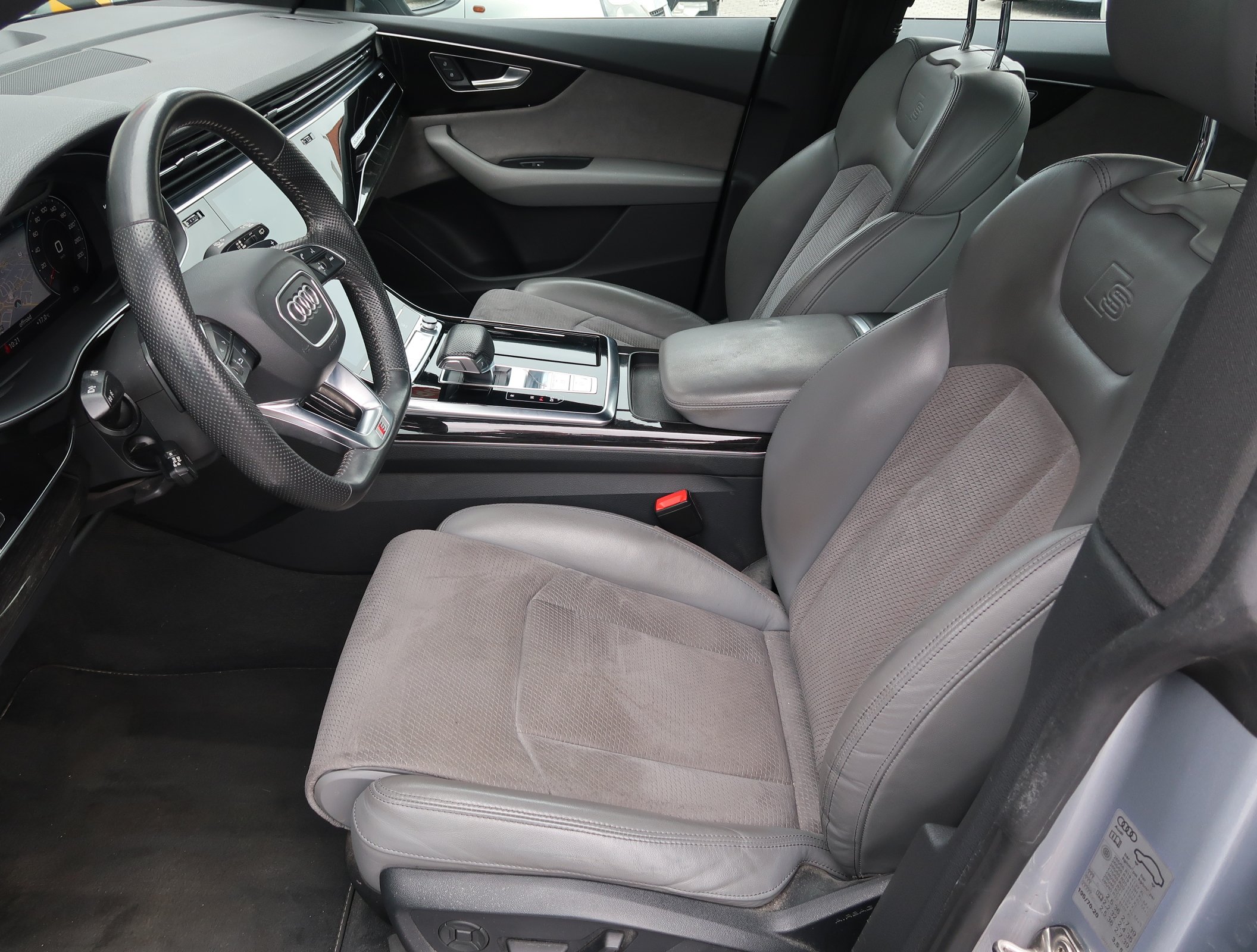 Audi Q8, 2019 - pohled č. 16