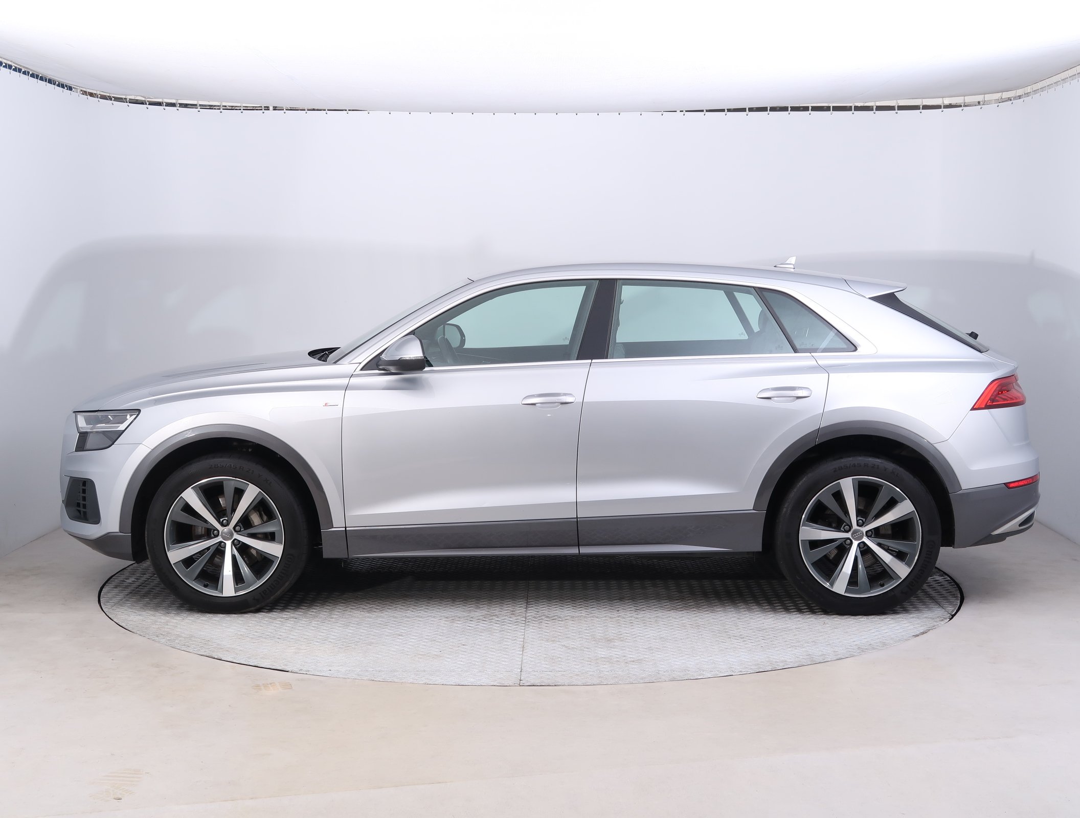 Audi Q8, 2019 - pohled č. 4