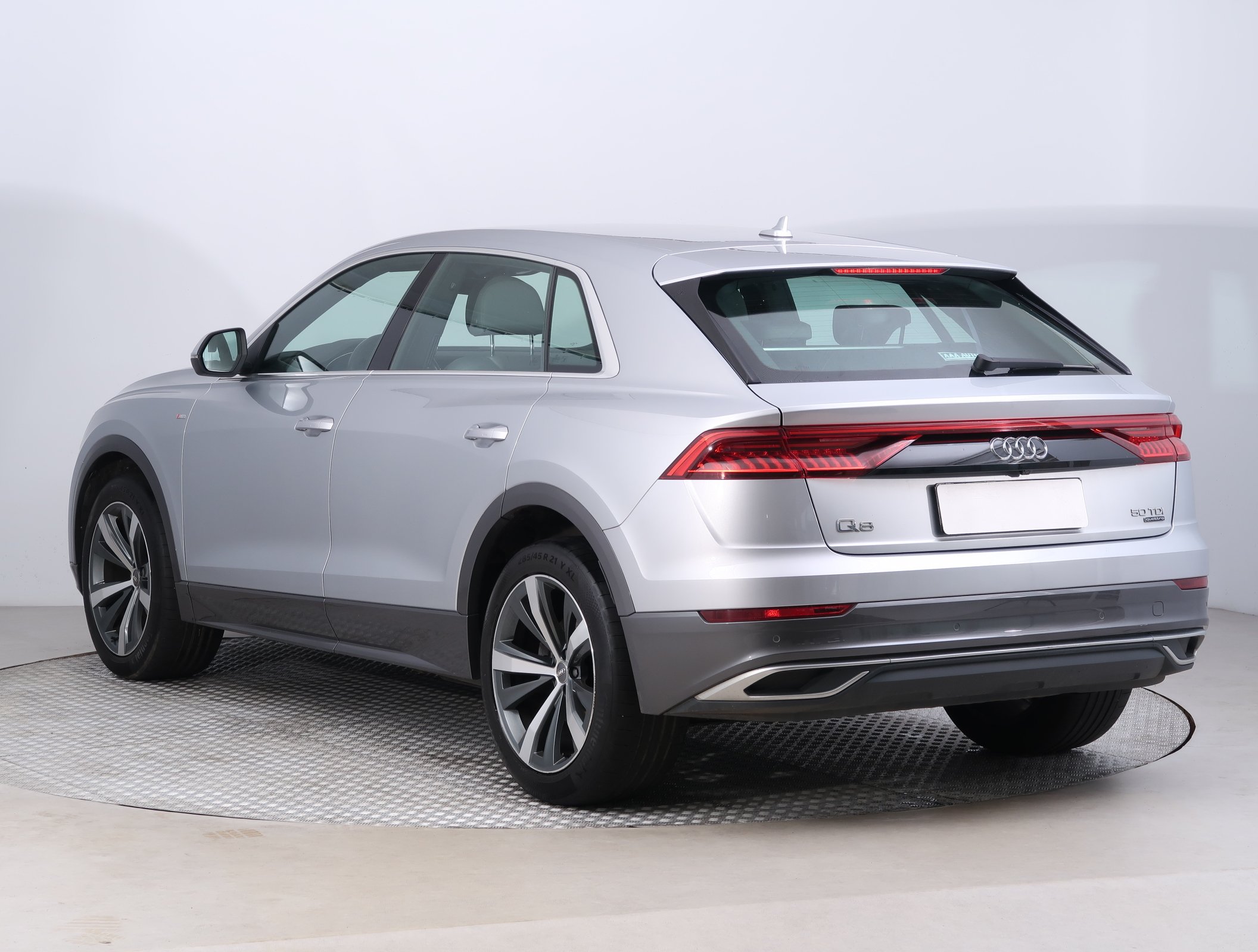 Audi Q8, 2019 - pohled č. 5