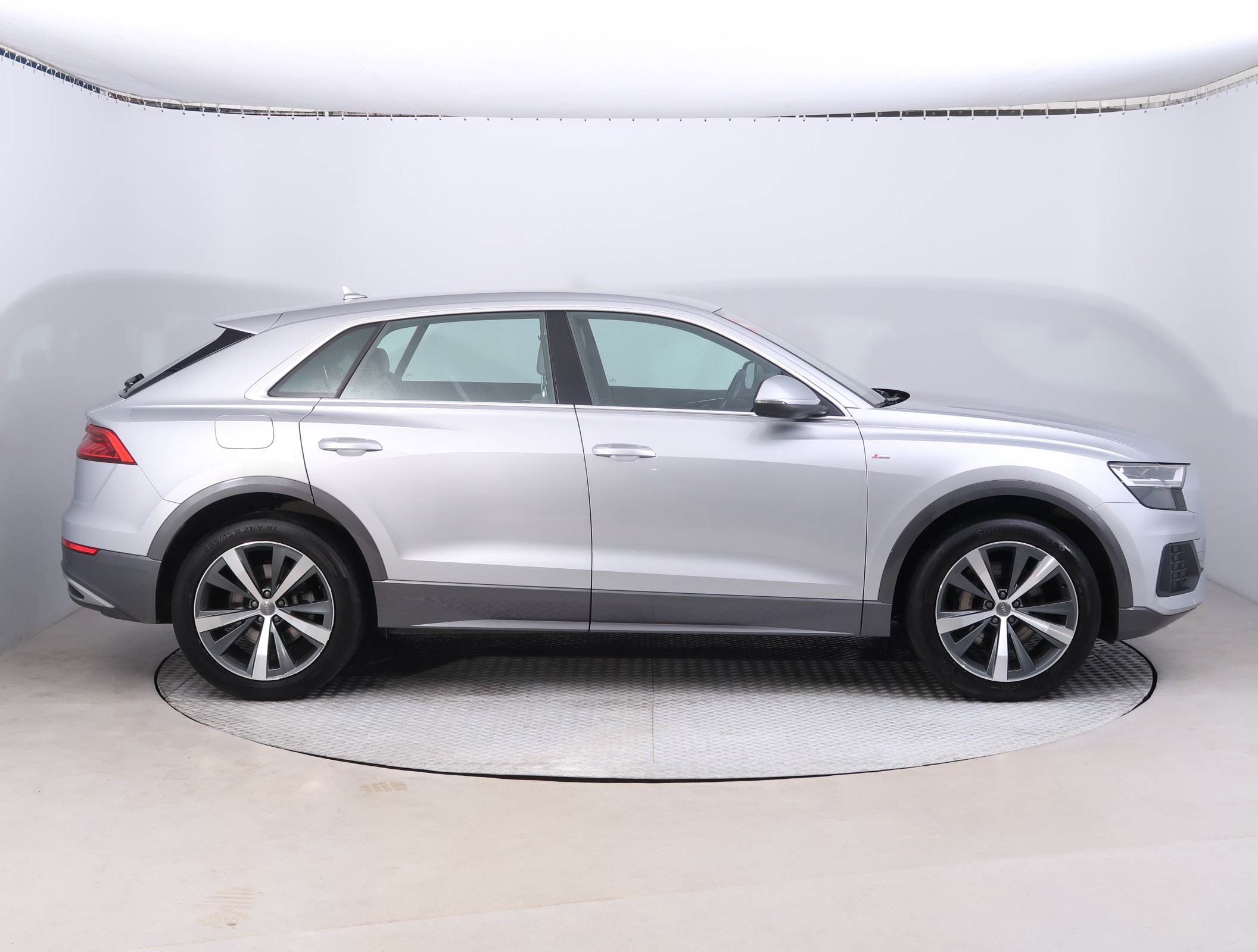 Audi Q8, 2019 - pohled č. 8