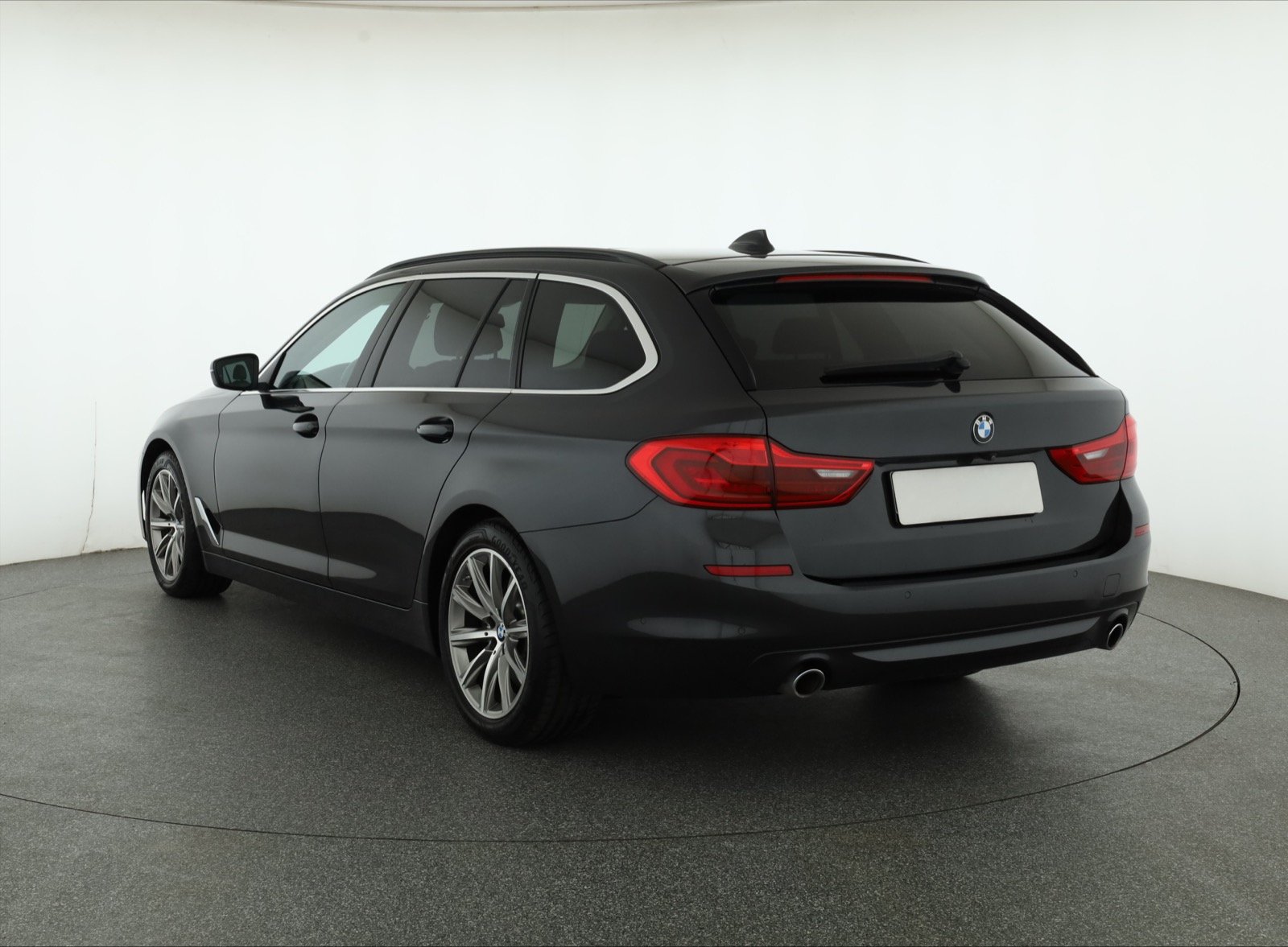 BMW Řada 5, 2019 - pohled č. 5