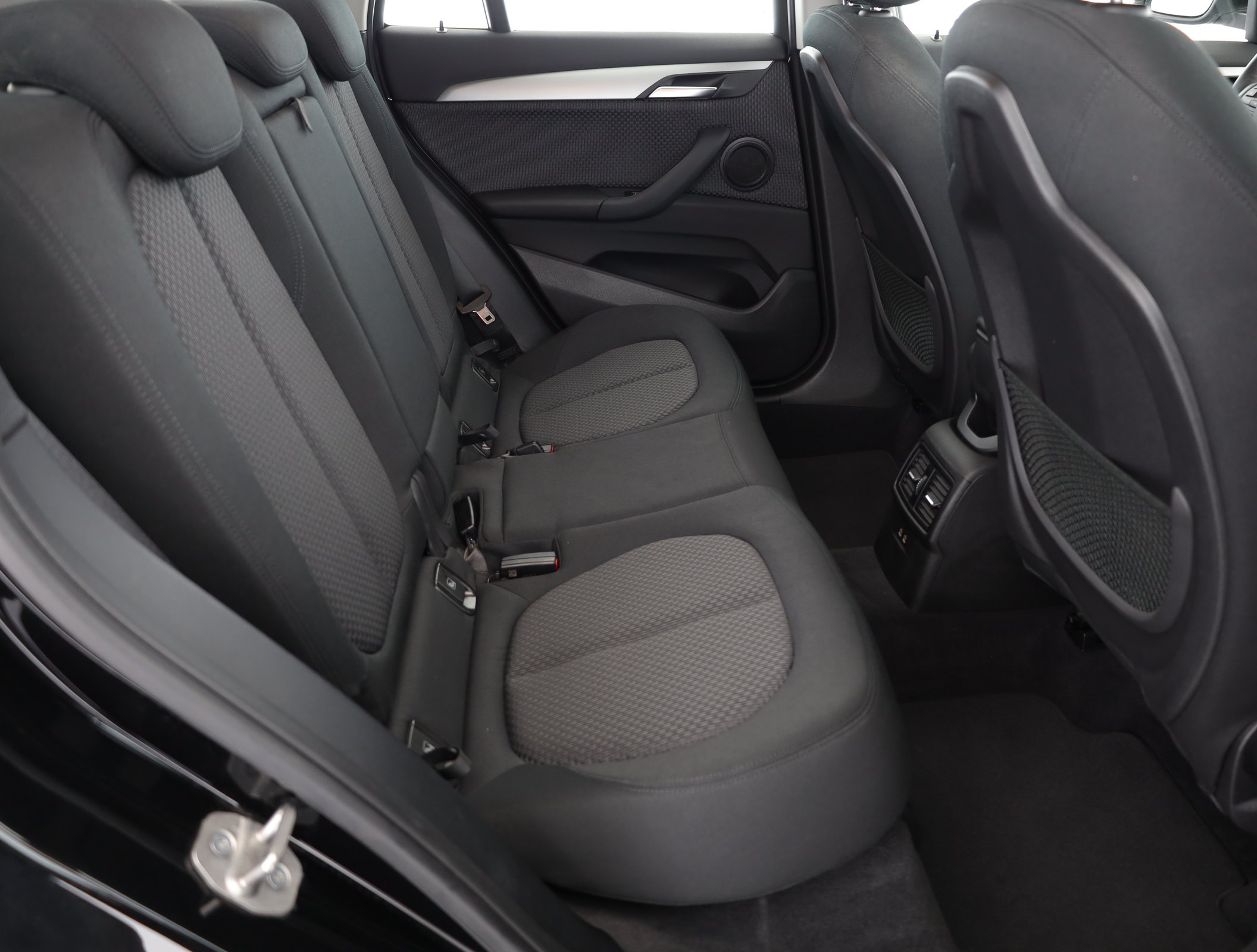 BMW X1, 2021 - pohled č. 11