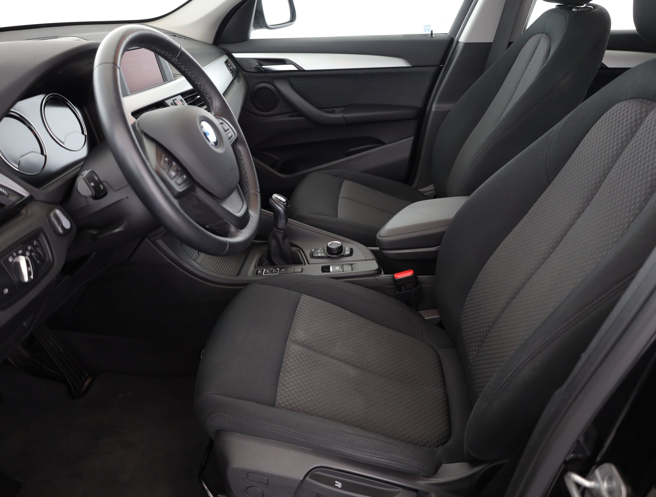 BMW X1, 2021 - pohled č. 13