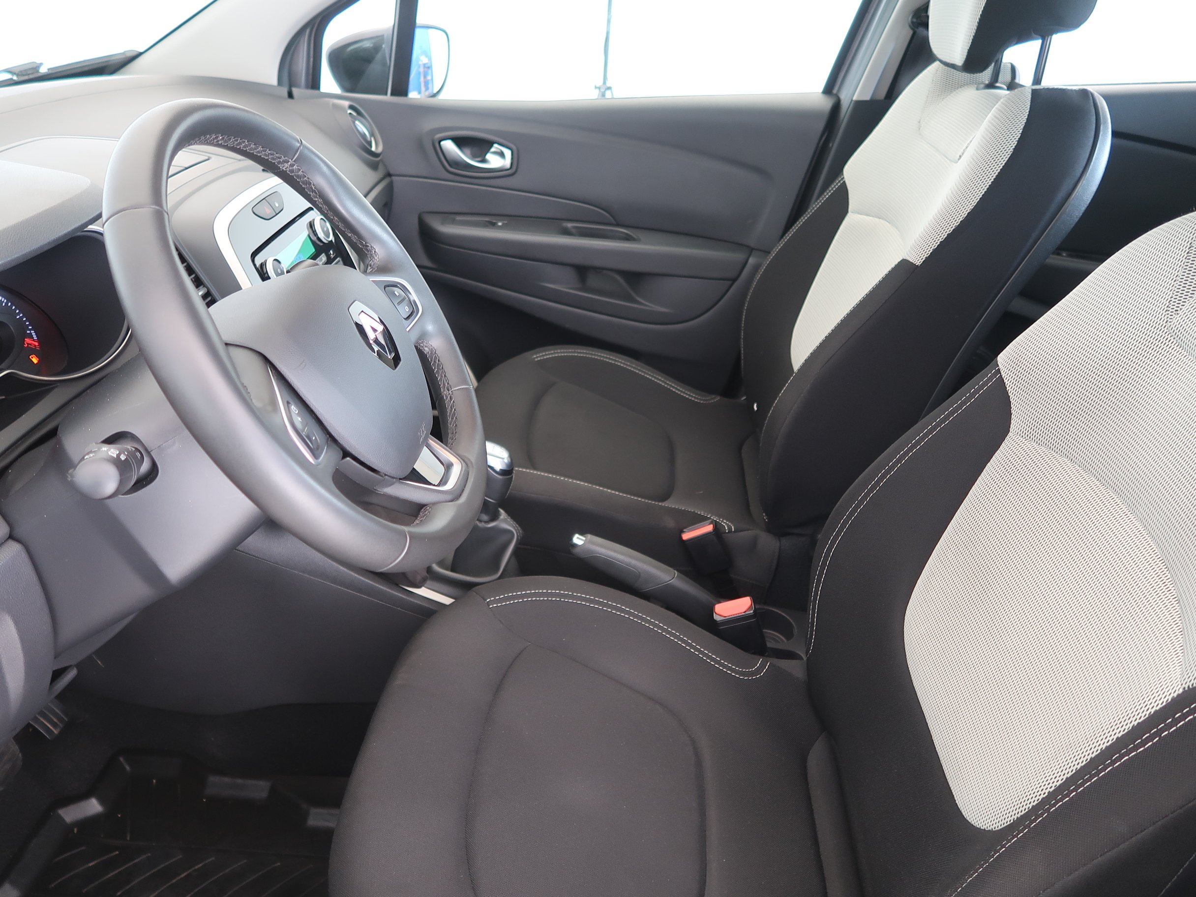 Renault Captur, 2017 - pohled č. 16