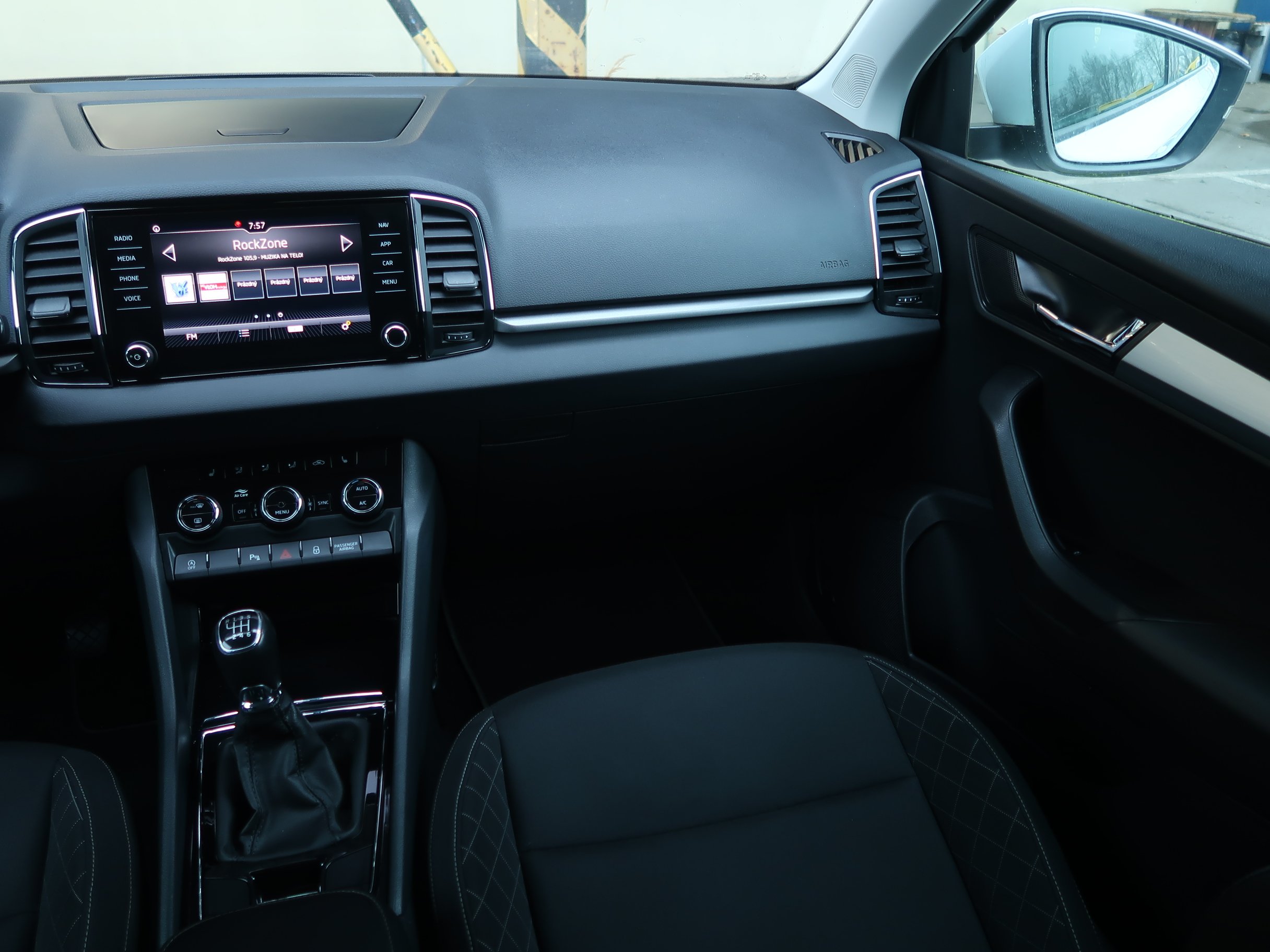 Škoda Karoq, 2019 - pohled č. 11
