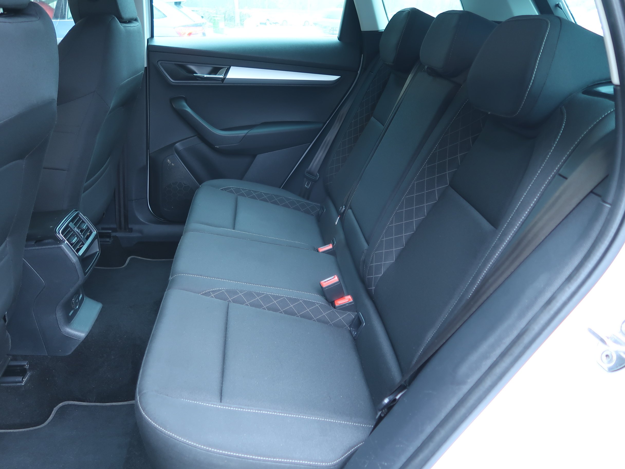 Škoda Karoq, 2019 - pohled č. 15