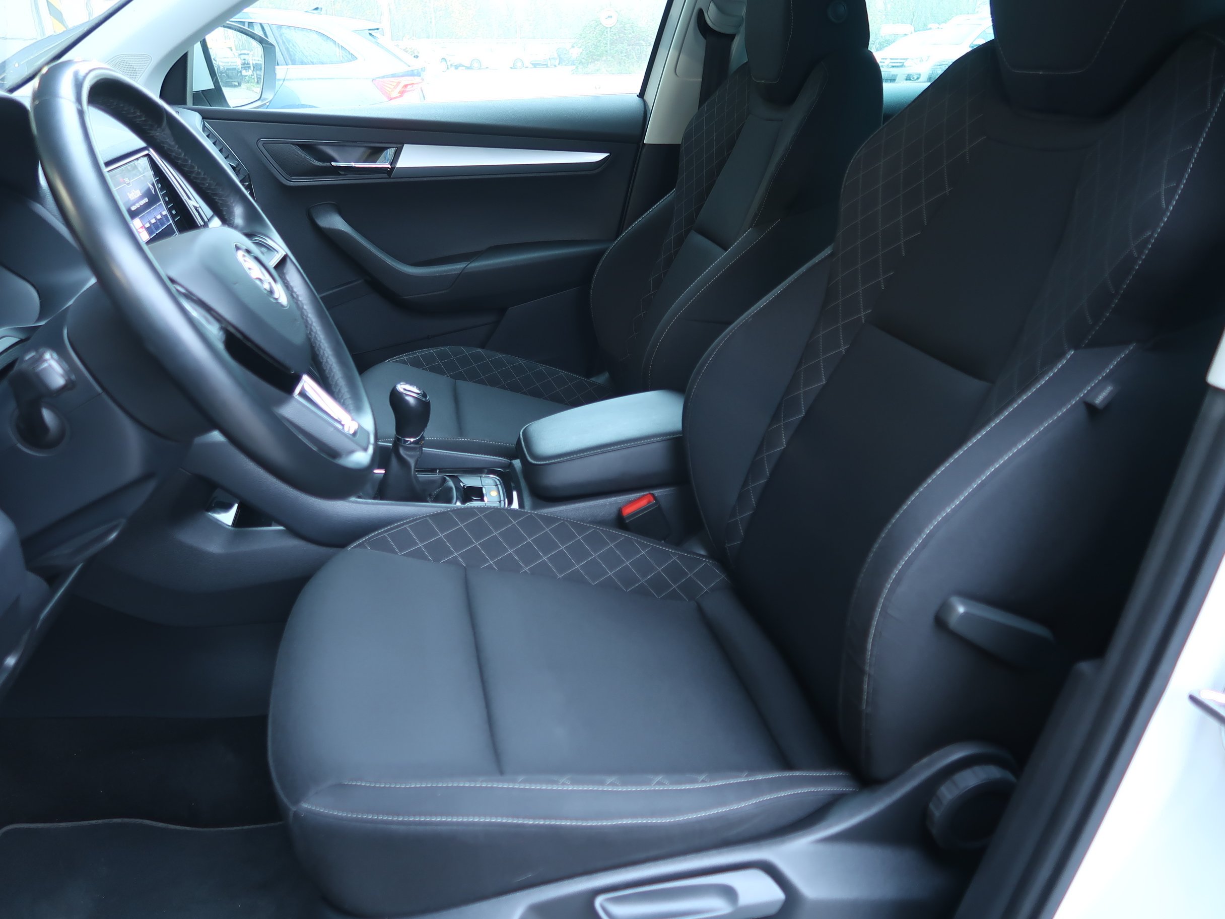 Škoda Karoq, 2019 - pohled č. 16