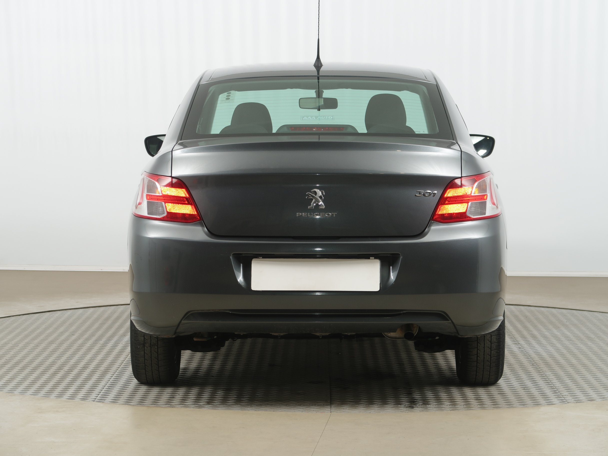 Peugeot 301, 2014 - pohled č. 6