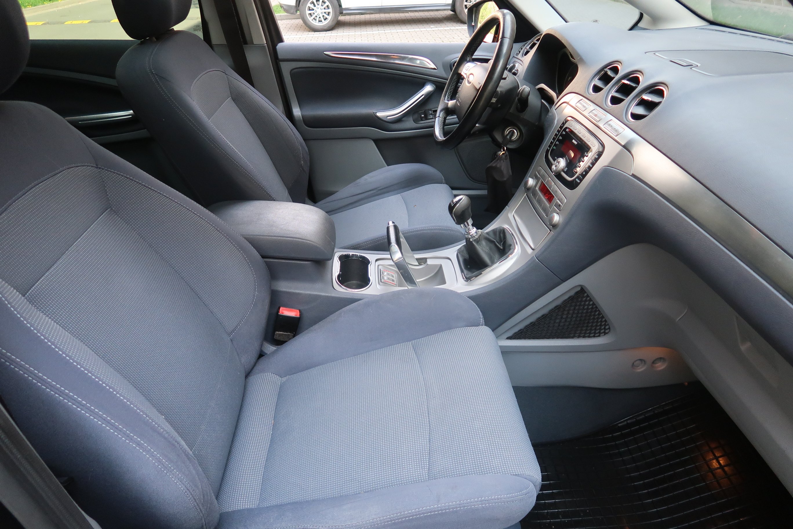 Ford S-MAX, 2008 - pohled č. 12