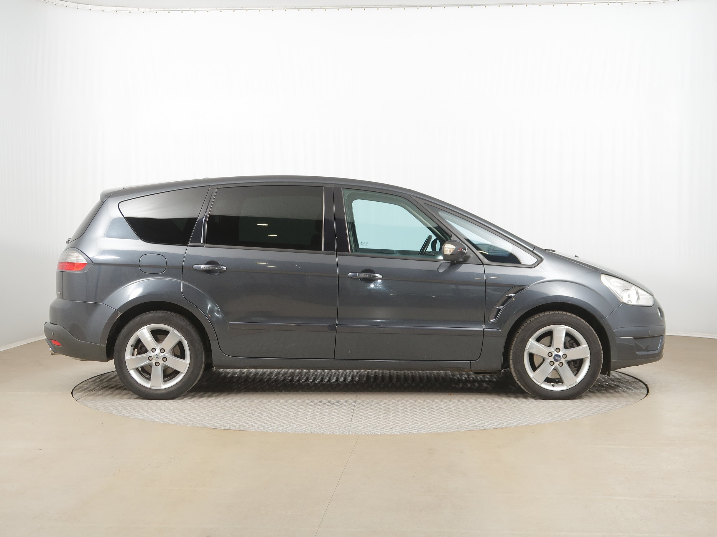 Ford S-MAX, 2008 - pohled č. 8
