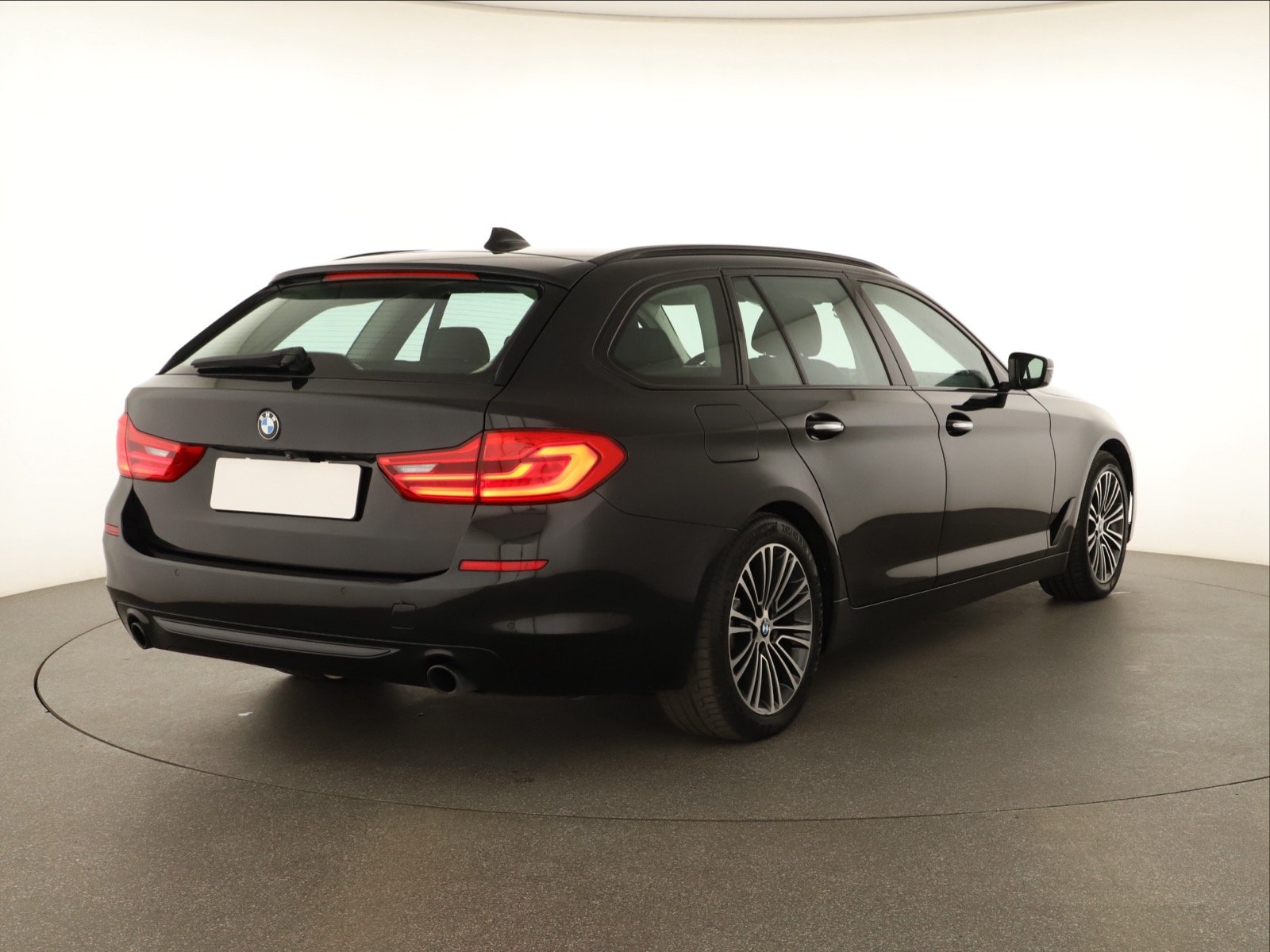BMW Řada 5, 2017 - pohled č. 7