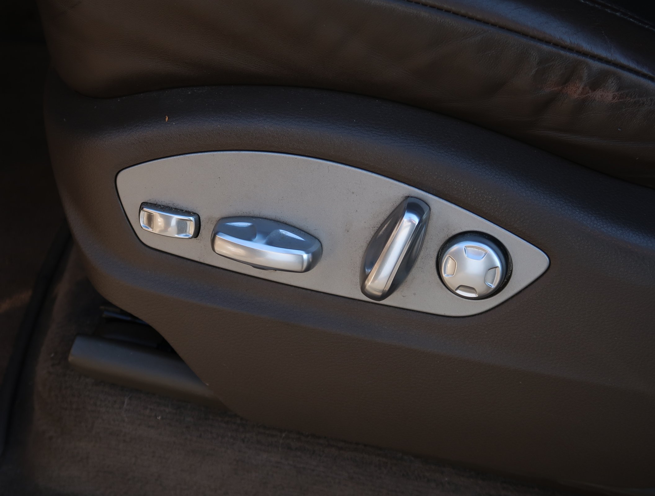 Porsche Cayenne, 2011 - pohled č. 23