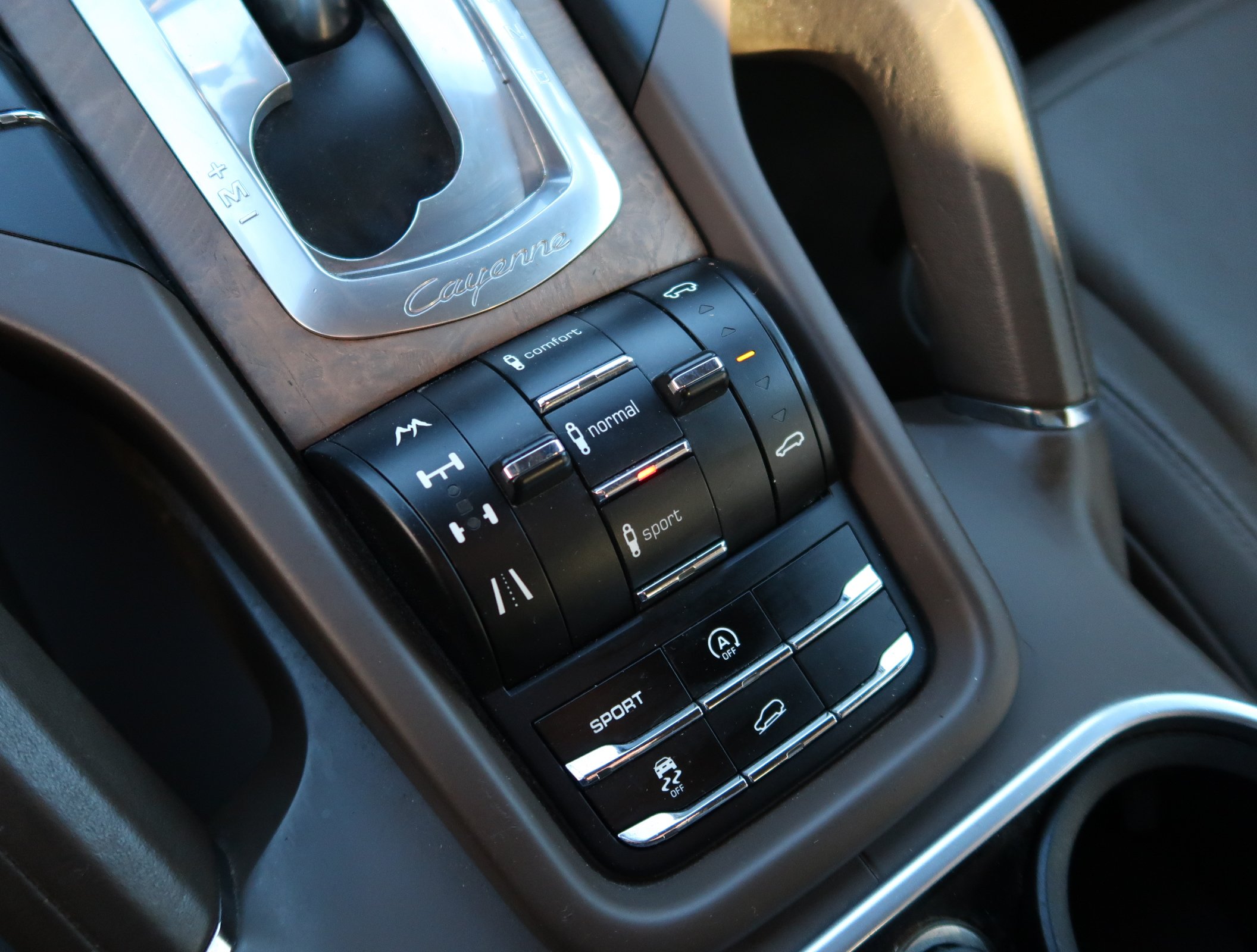 Porsche Cayenne, 2011 - pohled č. 25