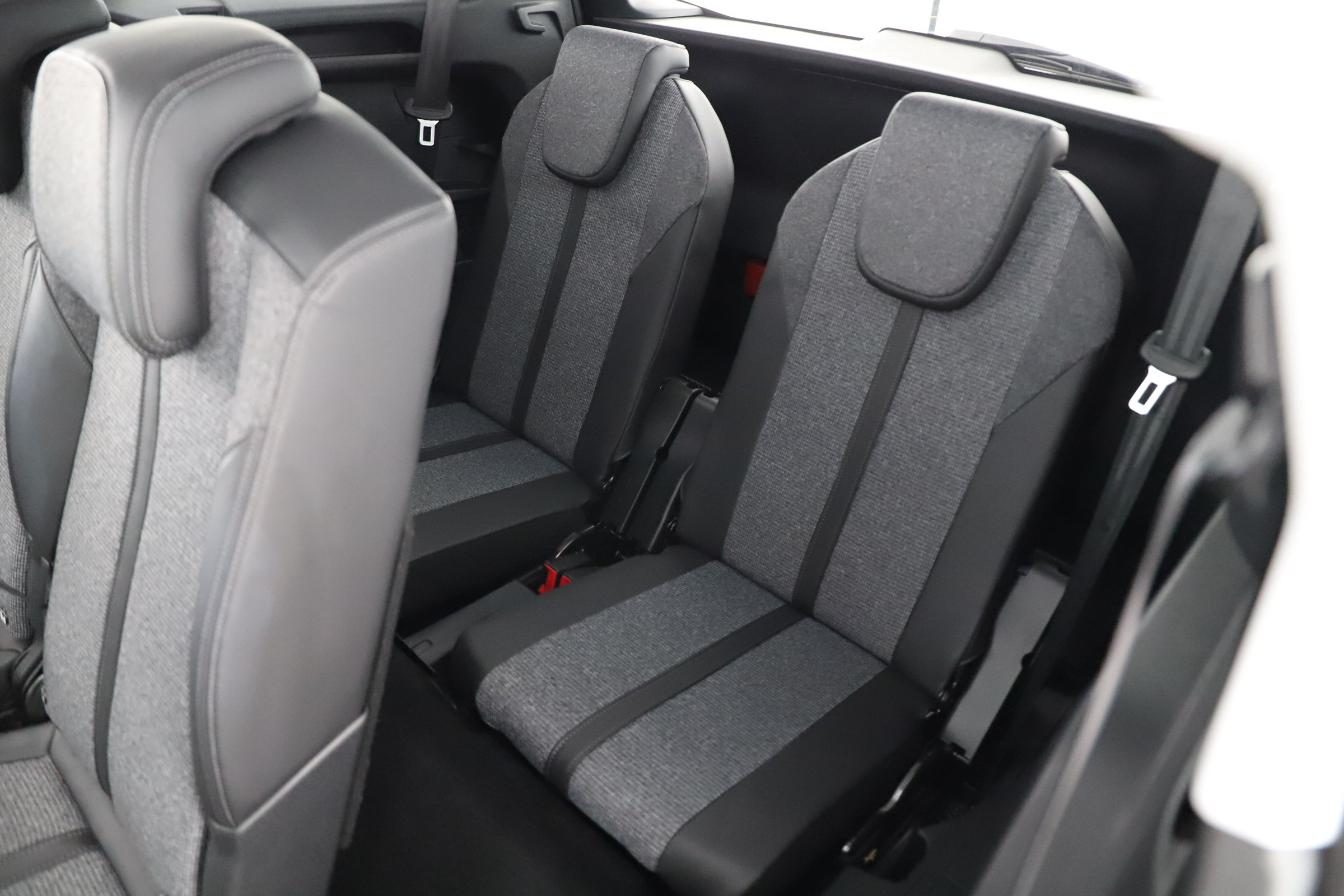 Peugeot 5008, 2018 - pohled č. 24