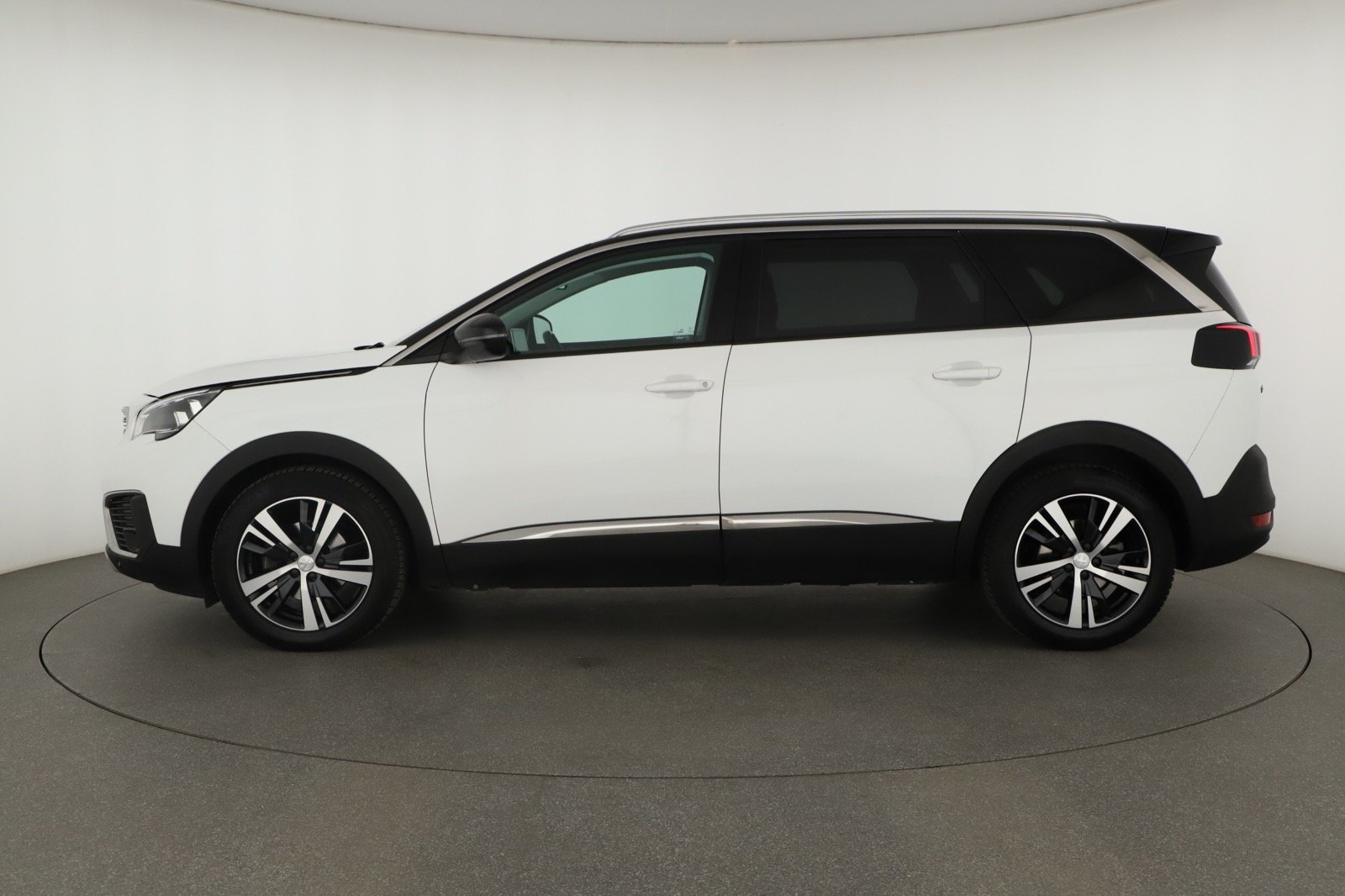 Peugeot 5008, 2018 - pohled č. 4