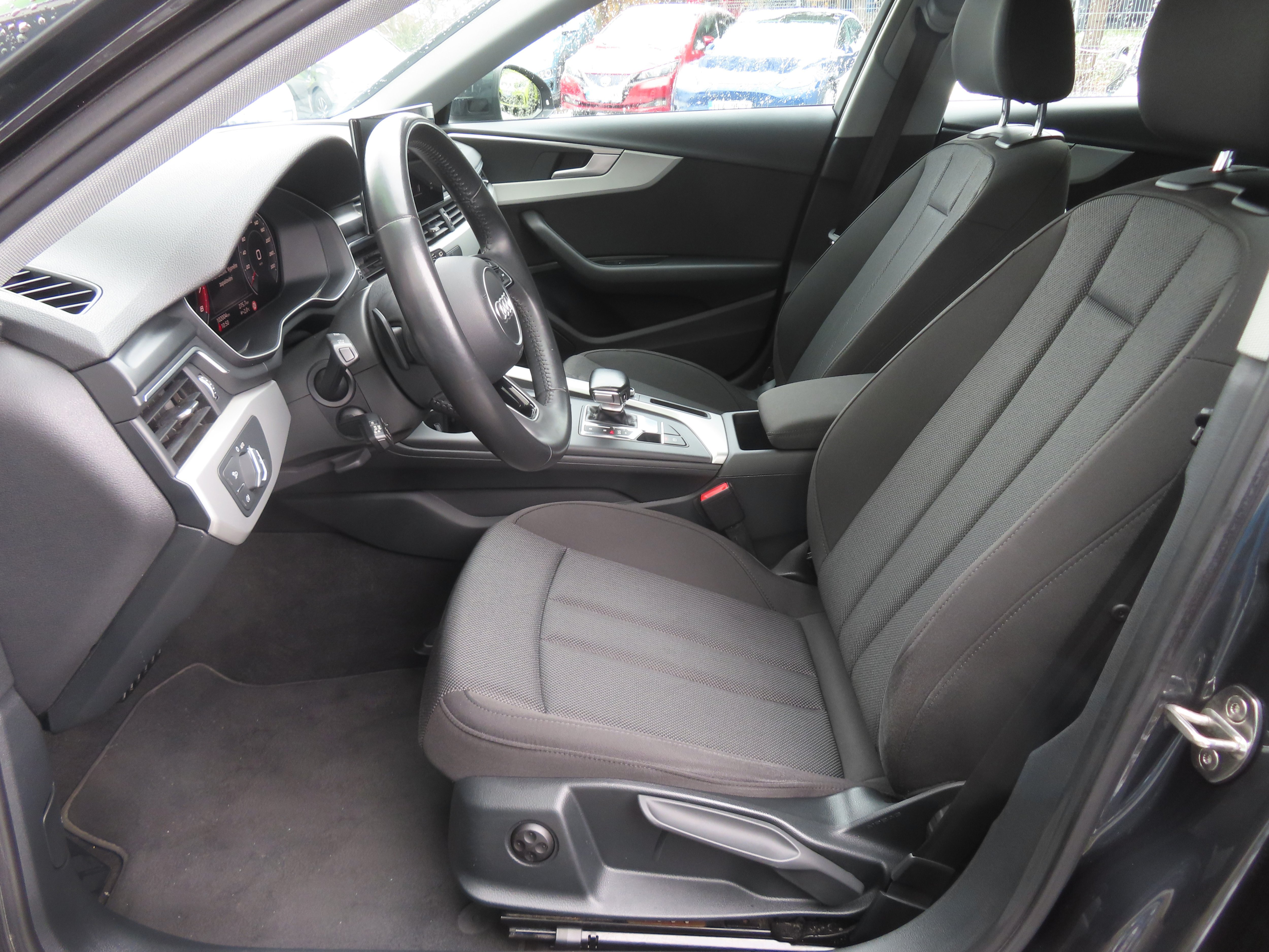 Audi A4, 2019 - pohled č. 16