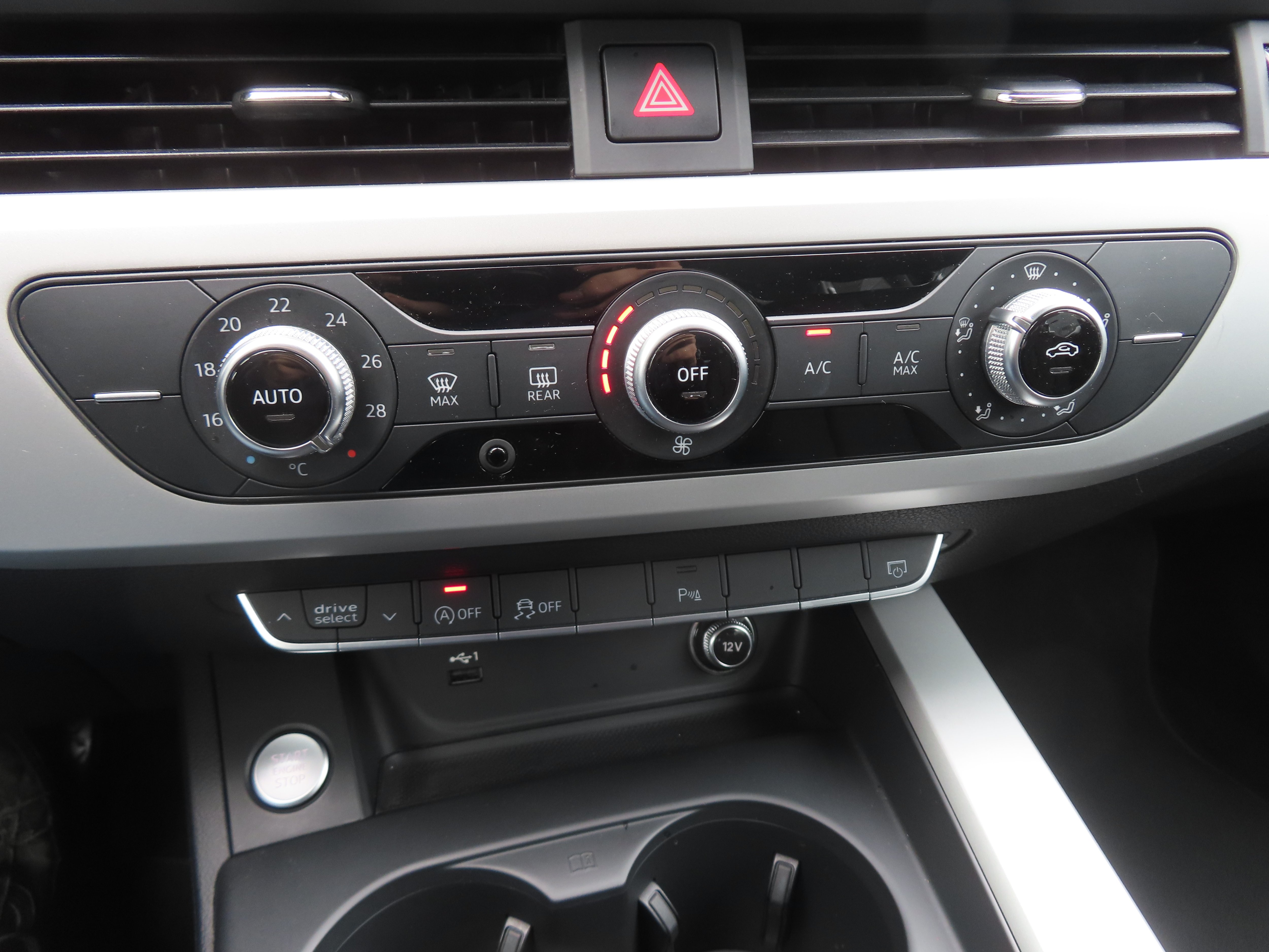 Audi A4, 2019 - pohled č. 26