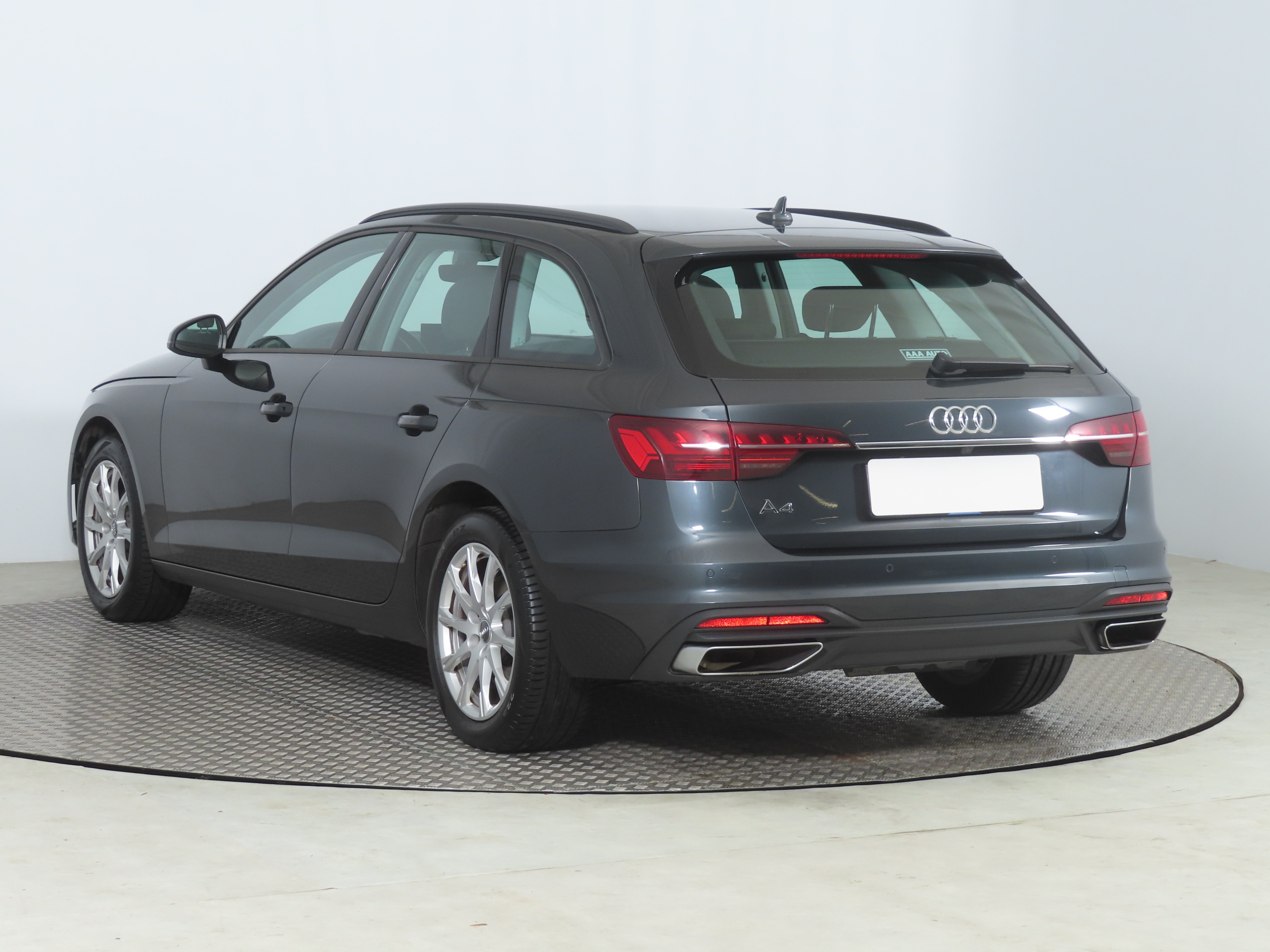 Audi A4, 2019 - pohled č. 5