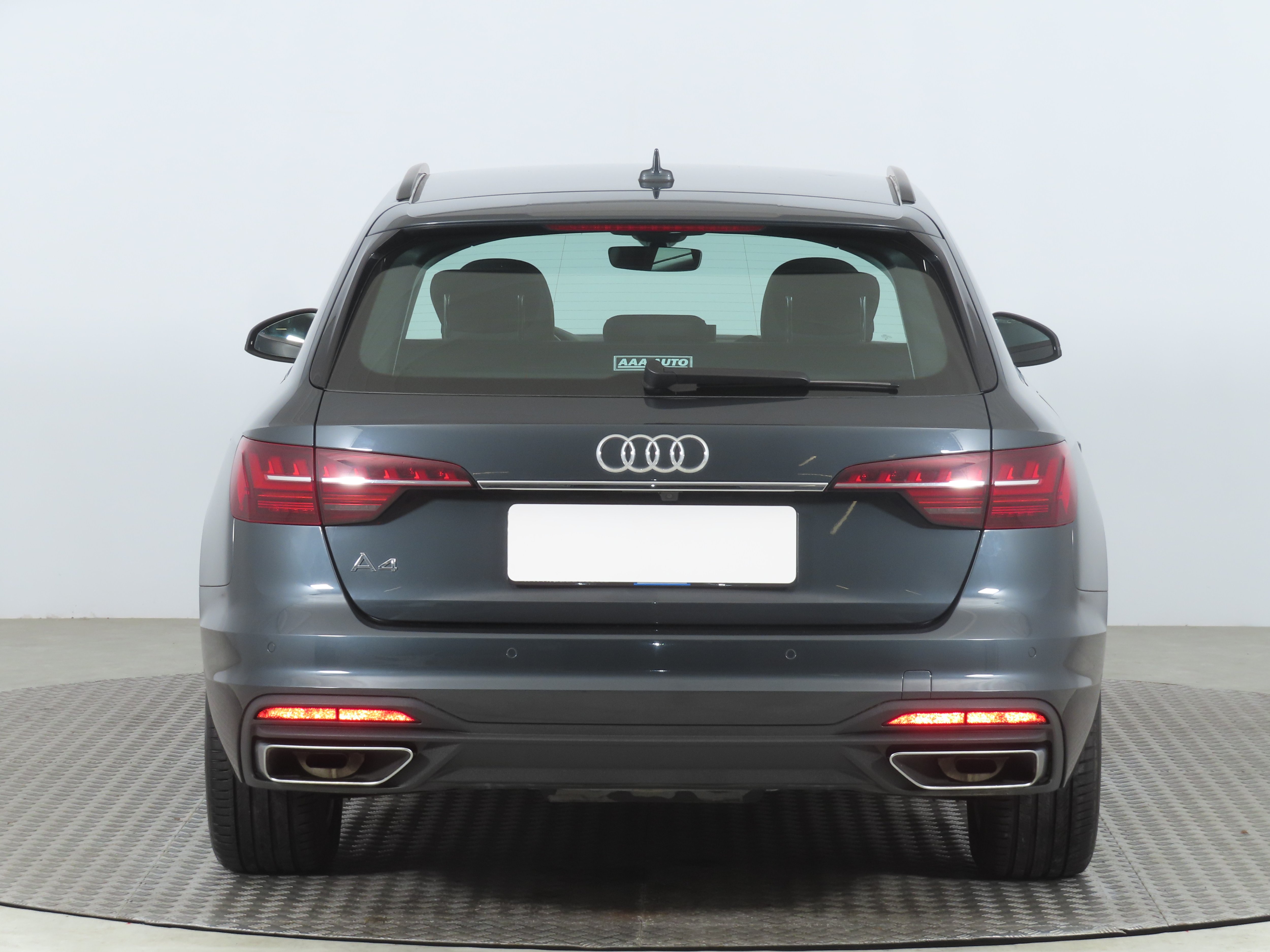 Audi A4, 2019 - pohled č. 6