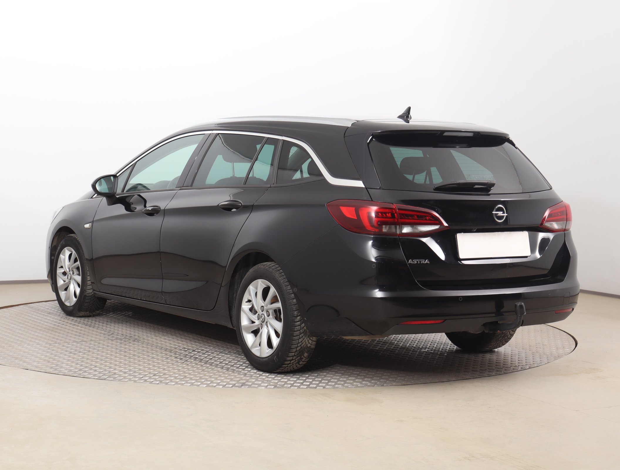 Opel Astra, 2020 - pohled č. 5