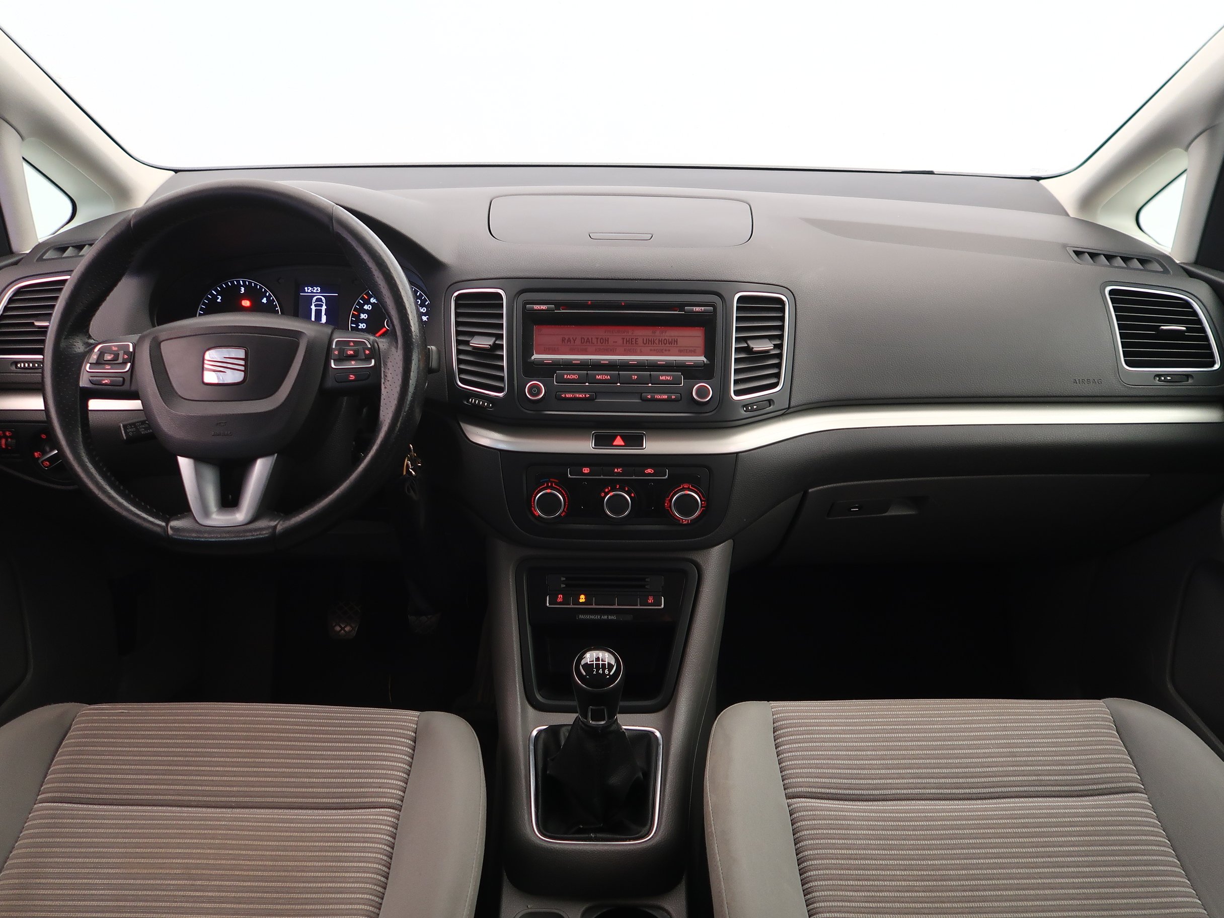 Seat Alhambra, 2013 - pohled č. 10