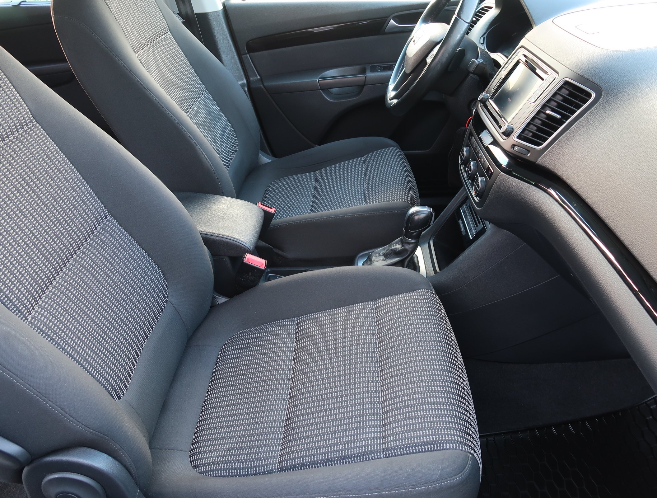 Seat Alhambra, 2015 - pohled č. 12