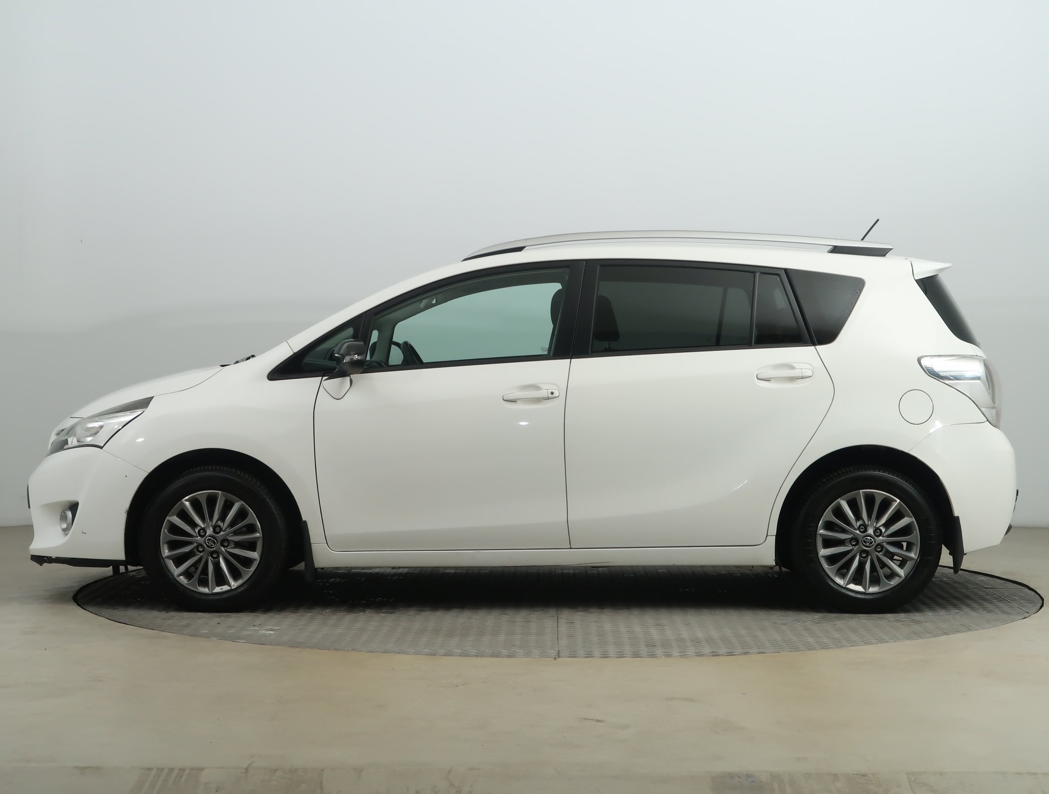 Toyota Verso, 2018 - pohled č. 4