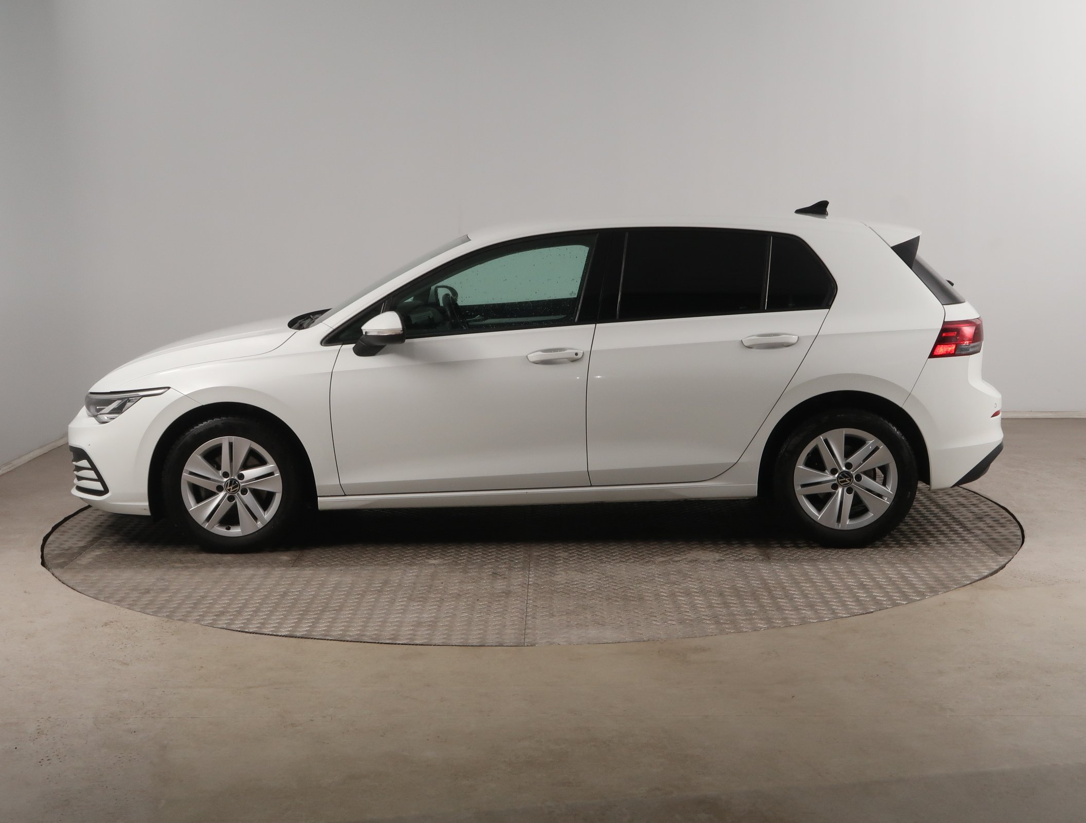 Volkswagen Golf, 2020 - pohled č. 4