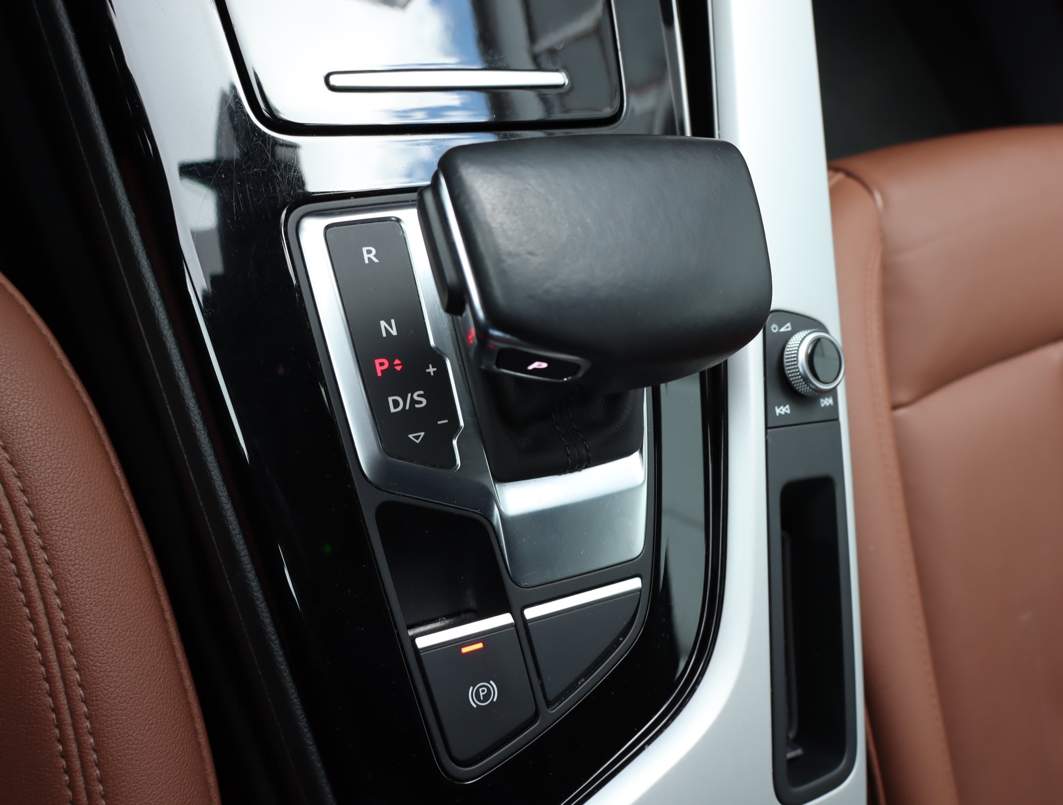 Audi A4, 2021 - pohled č. 19