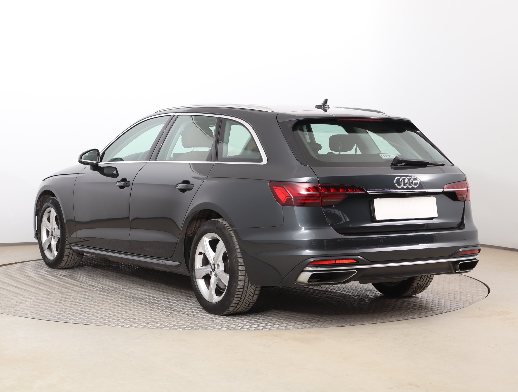 Audi A4, 2021 - pohled č. 5