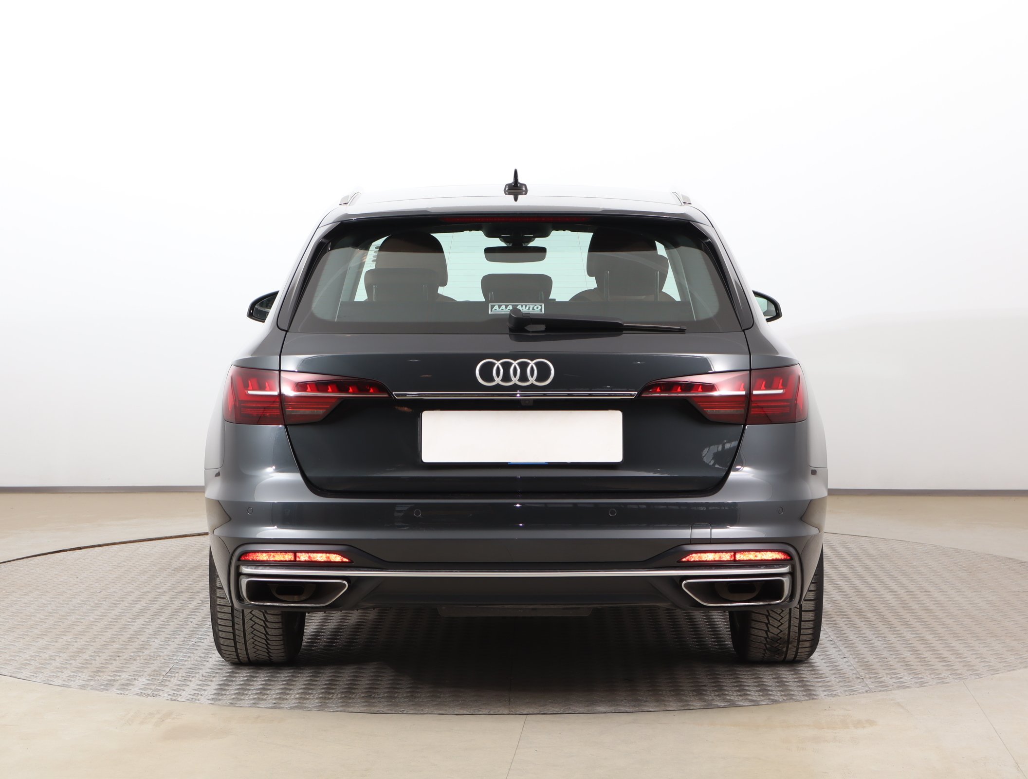 Audi A4, 2021 - pohled č. 6