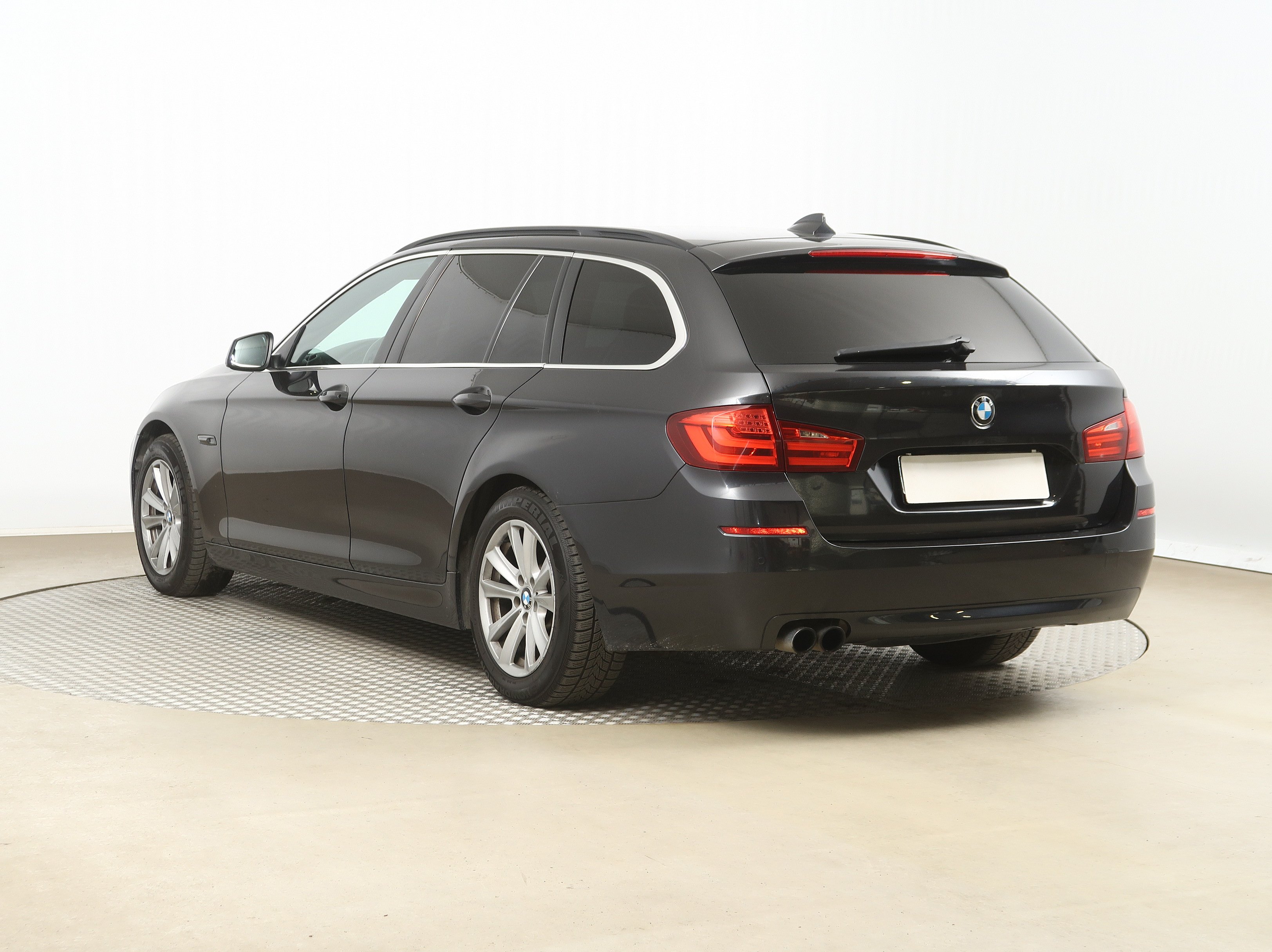 BMW Řada 5, 2013 - pohled č. 5