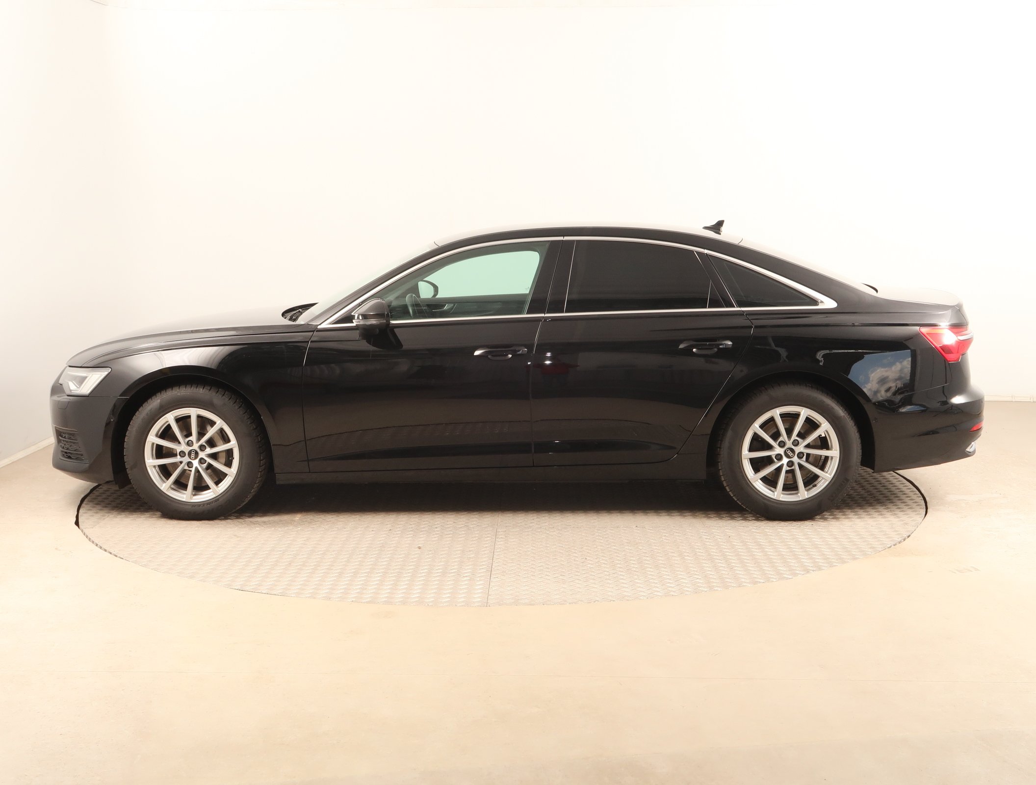 Audi A6, 2022 - pohled č. 4