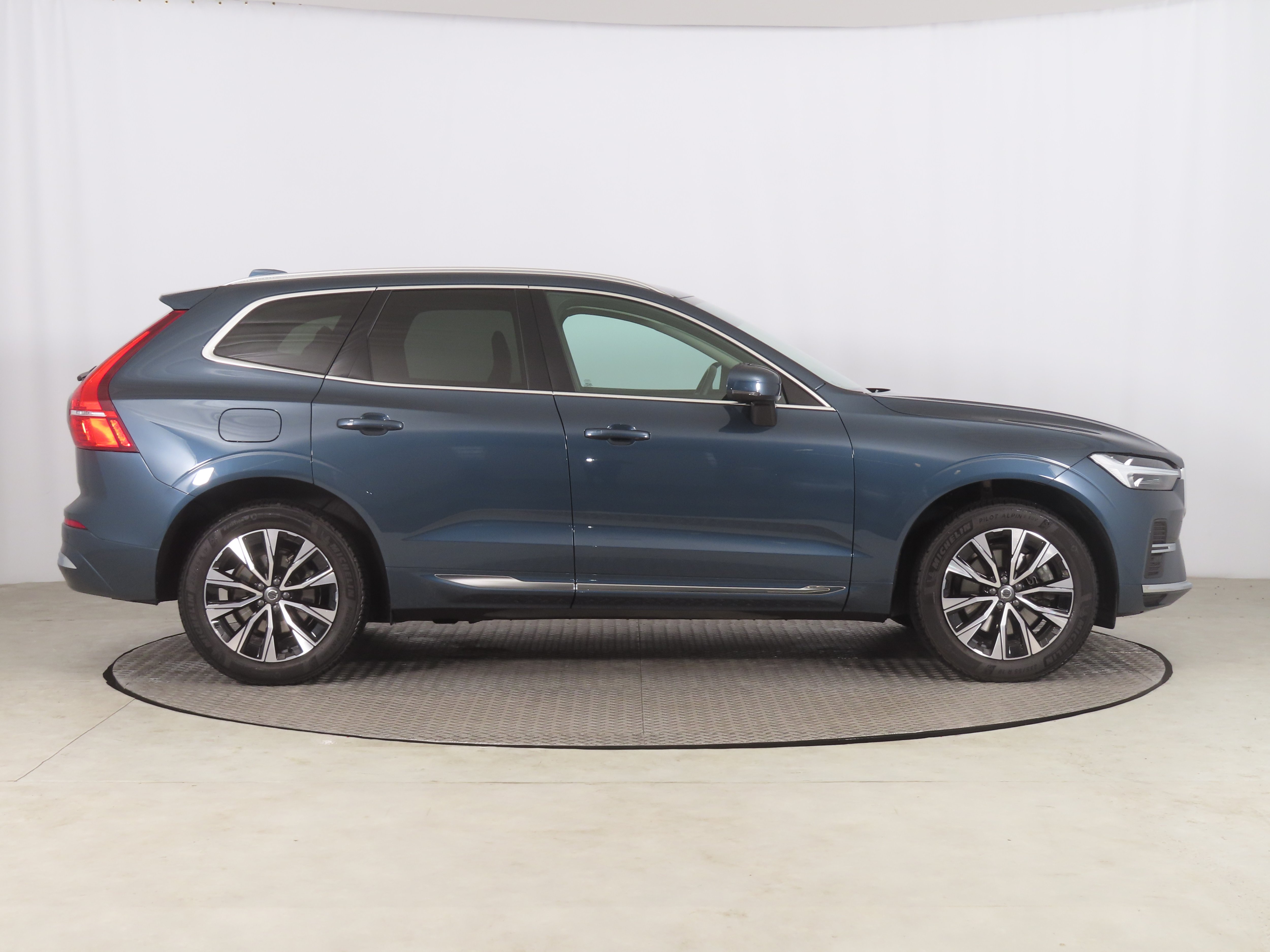 Volvo XC60, 2023 - pohled č. 8