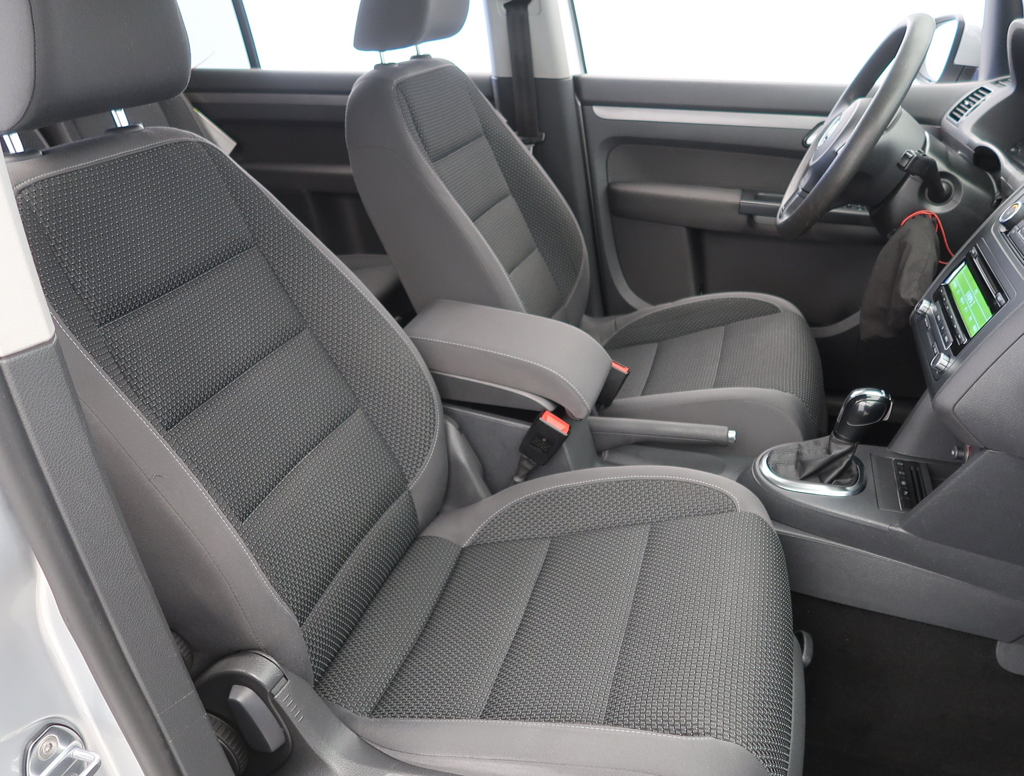 Volkswagen Touran, 2012 - pohled č. 12