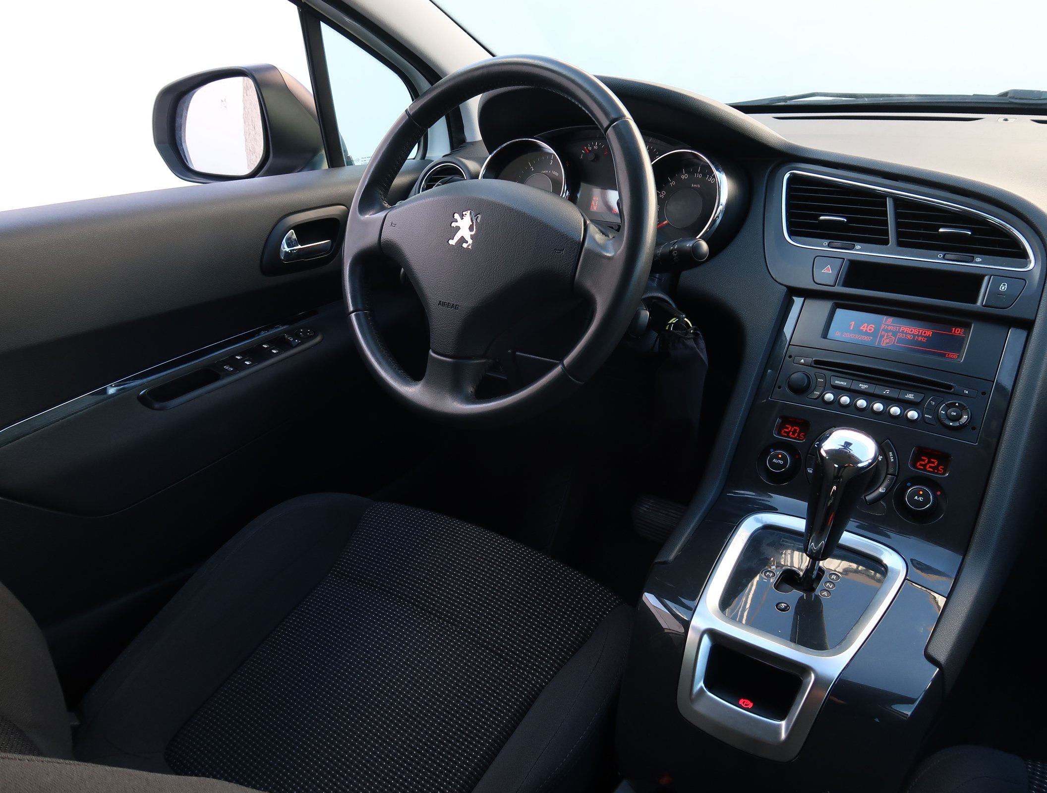 Peugeot 5008, 2013 - pohled č. 9