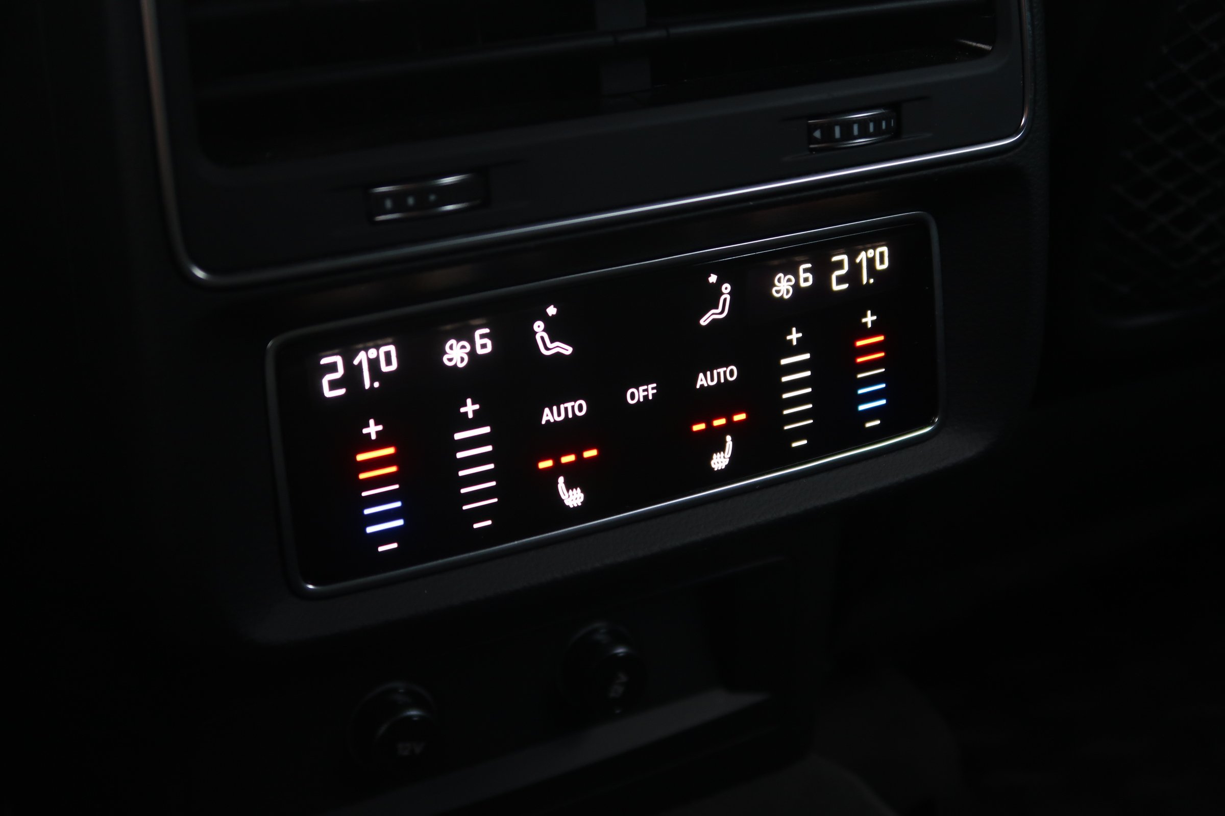 Audi Q8, 2021 - pohled č. 27