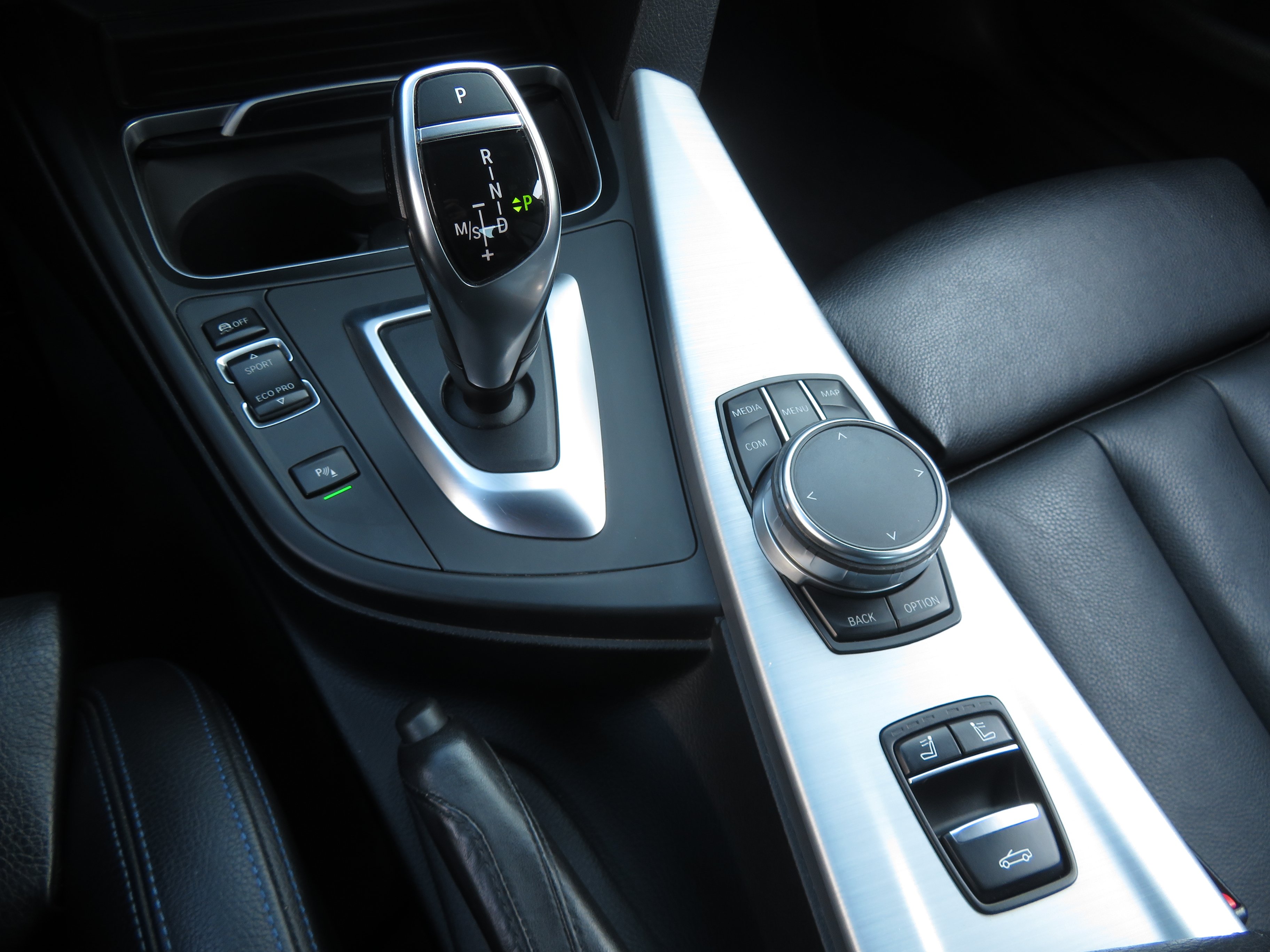BMW 4, 2018 - pohled č. 18