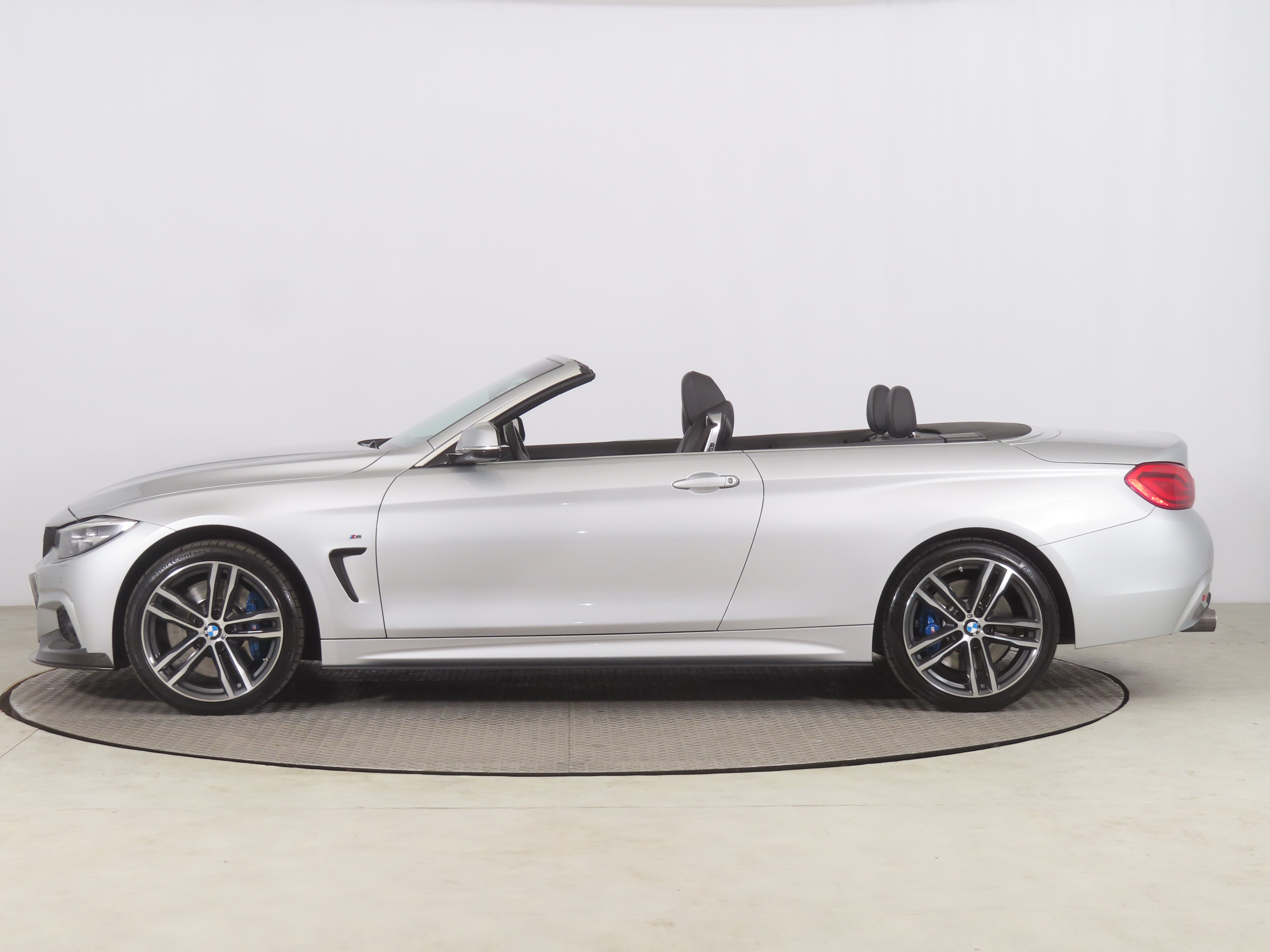 BMW 4, 2018 - pohled č. 4