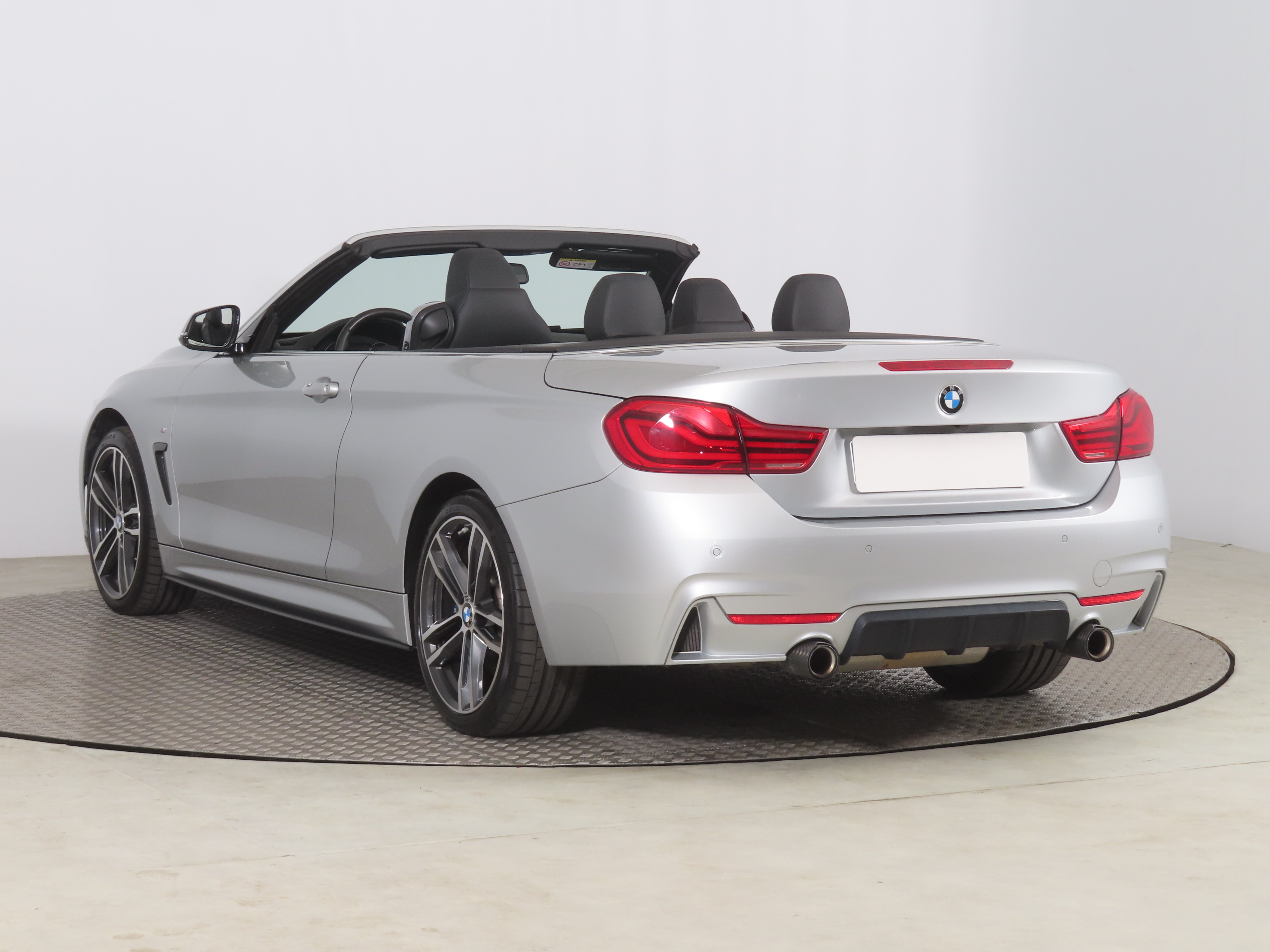 BMW 4, 2018 - pohled č. 5