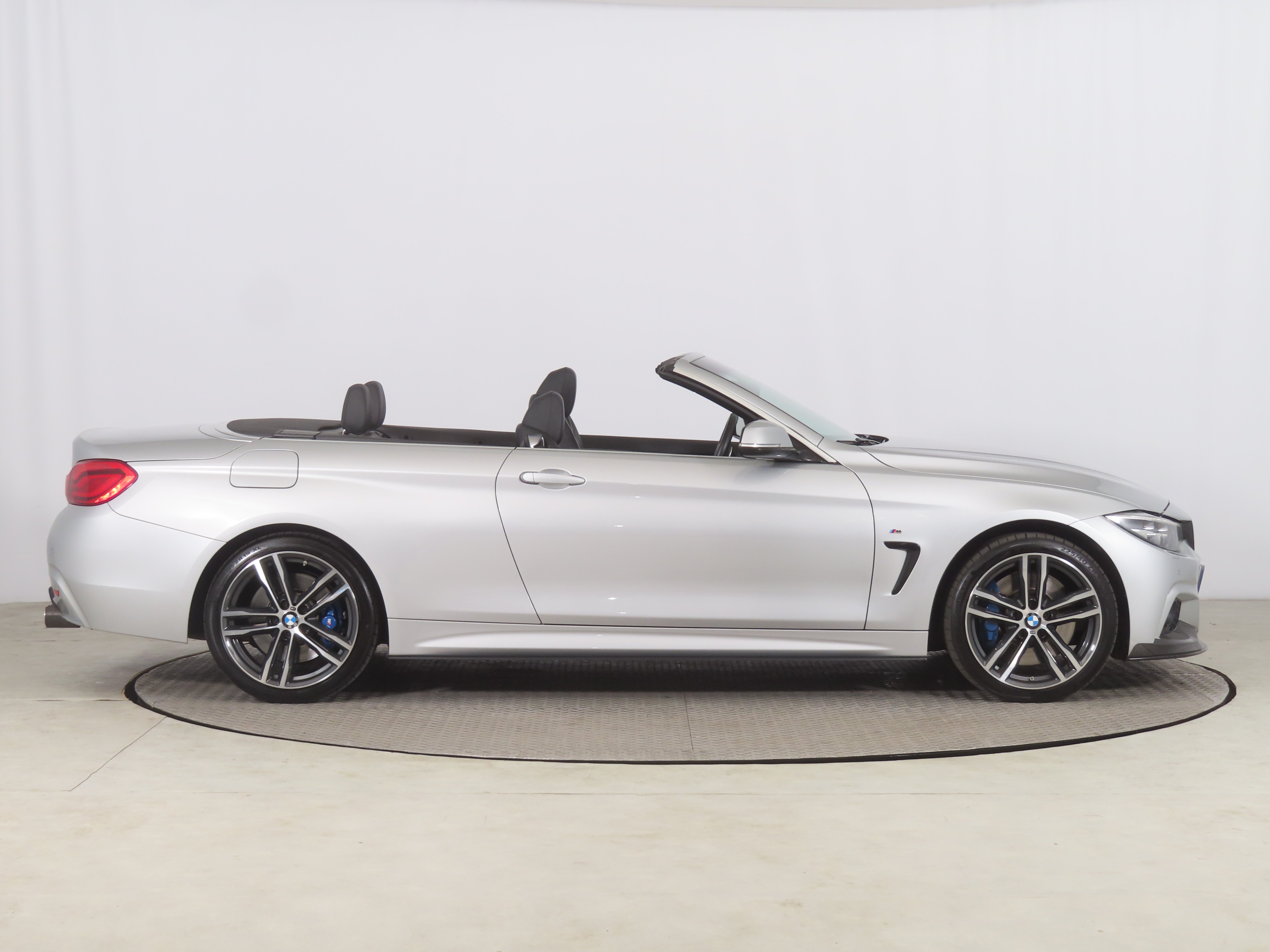 BMW 4, 2018 - pohled č. 8