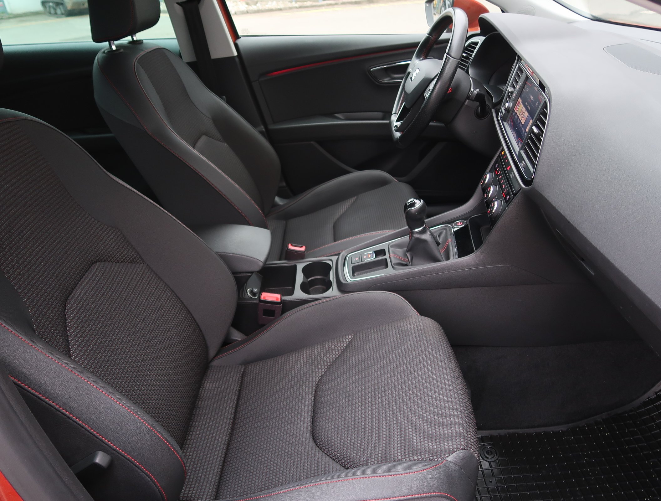 Seat Leon, 2019 - pohled č. 12