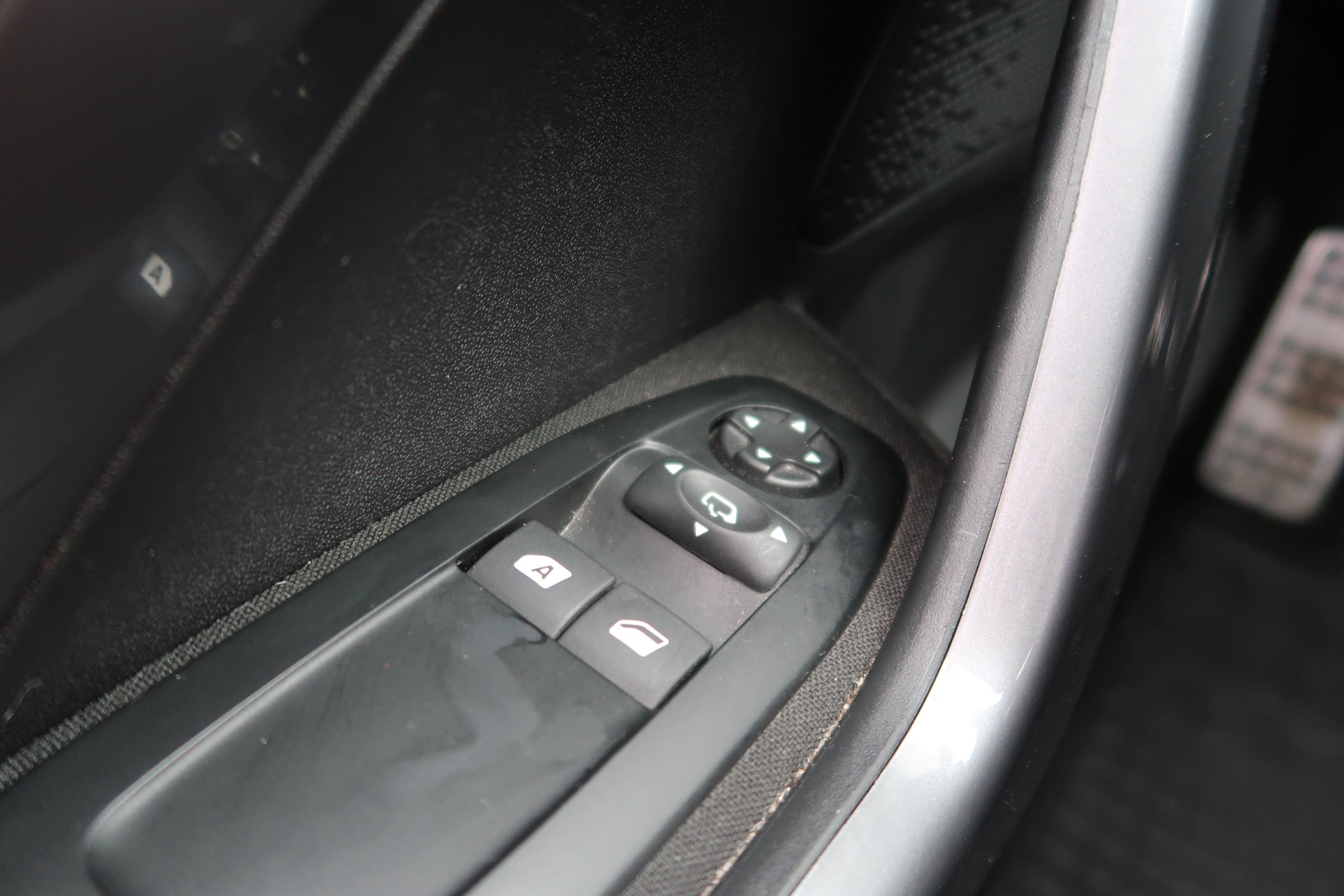 Peugeot 2008, 2018 - pohled č. 20