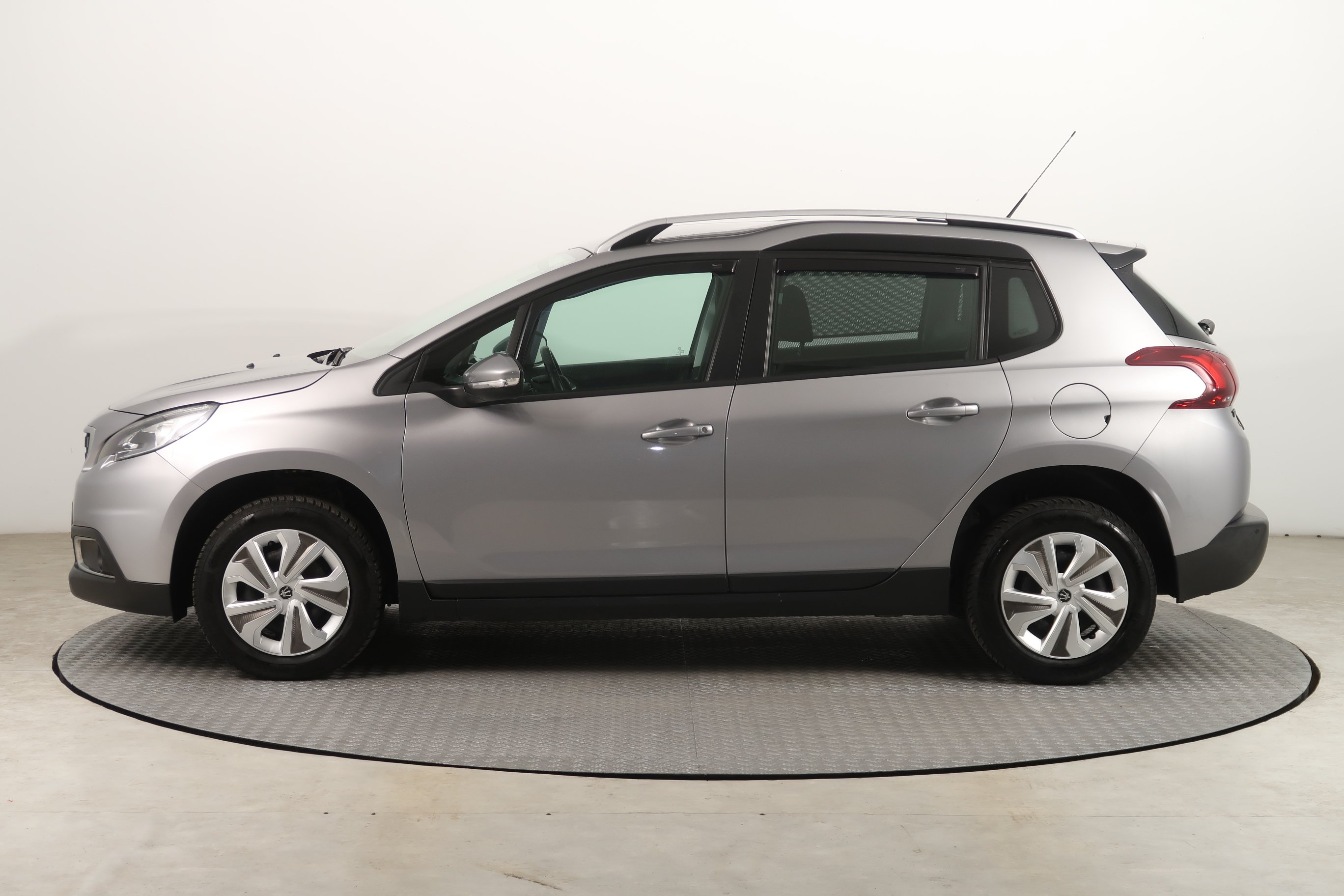 Peugeot 2008, 2018 - pohled č. 4